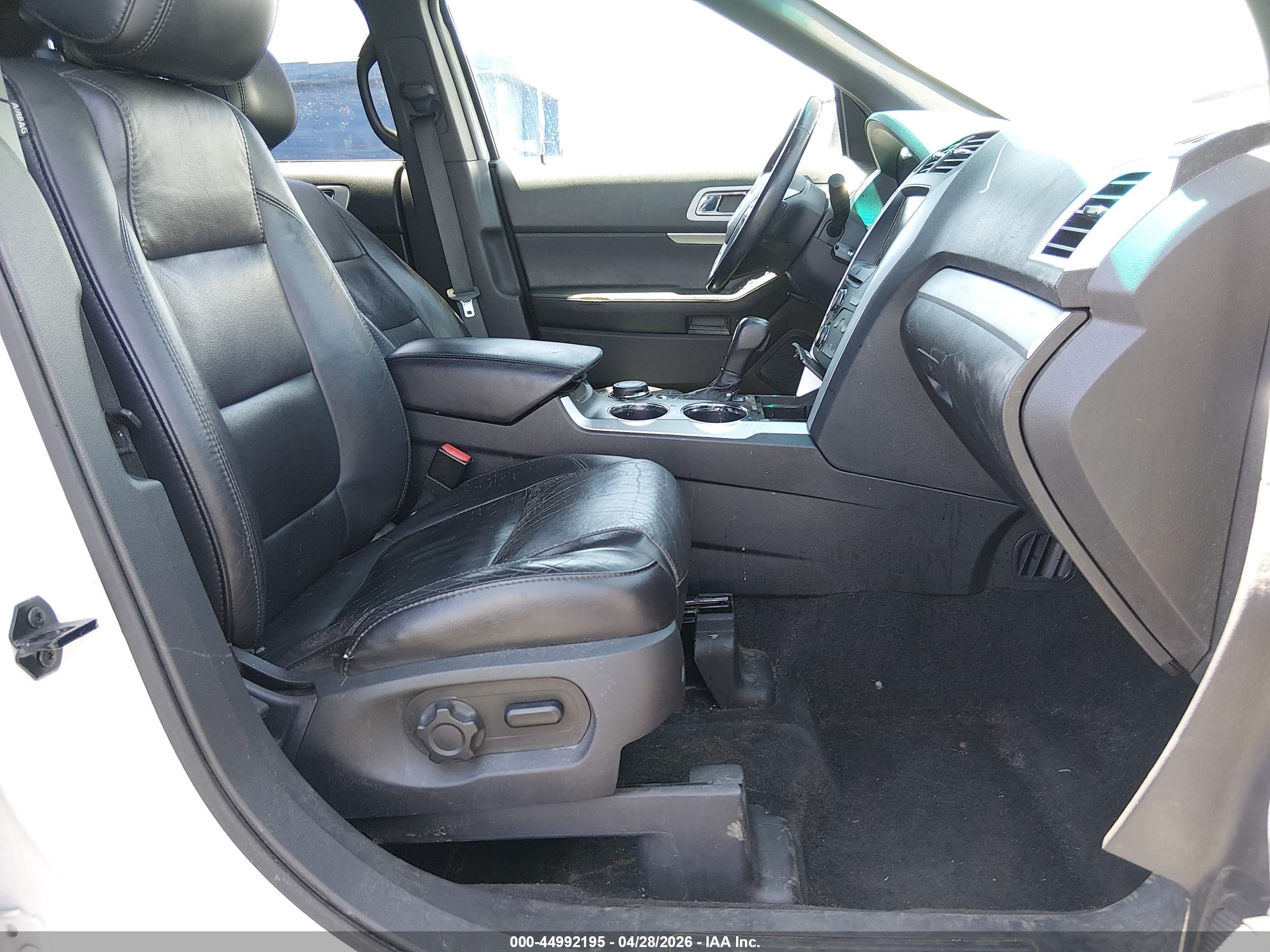 FORD EXPLORER image 5