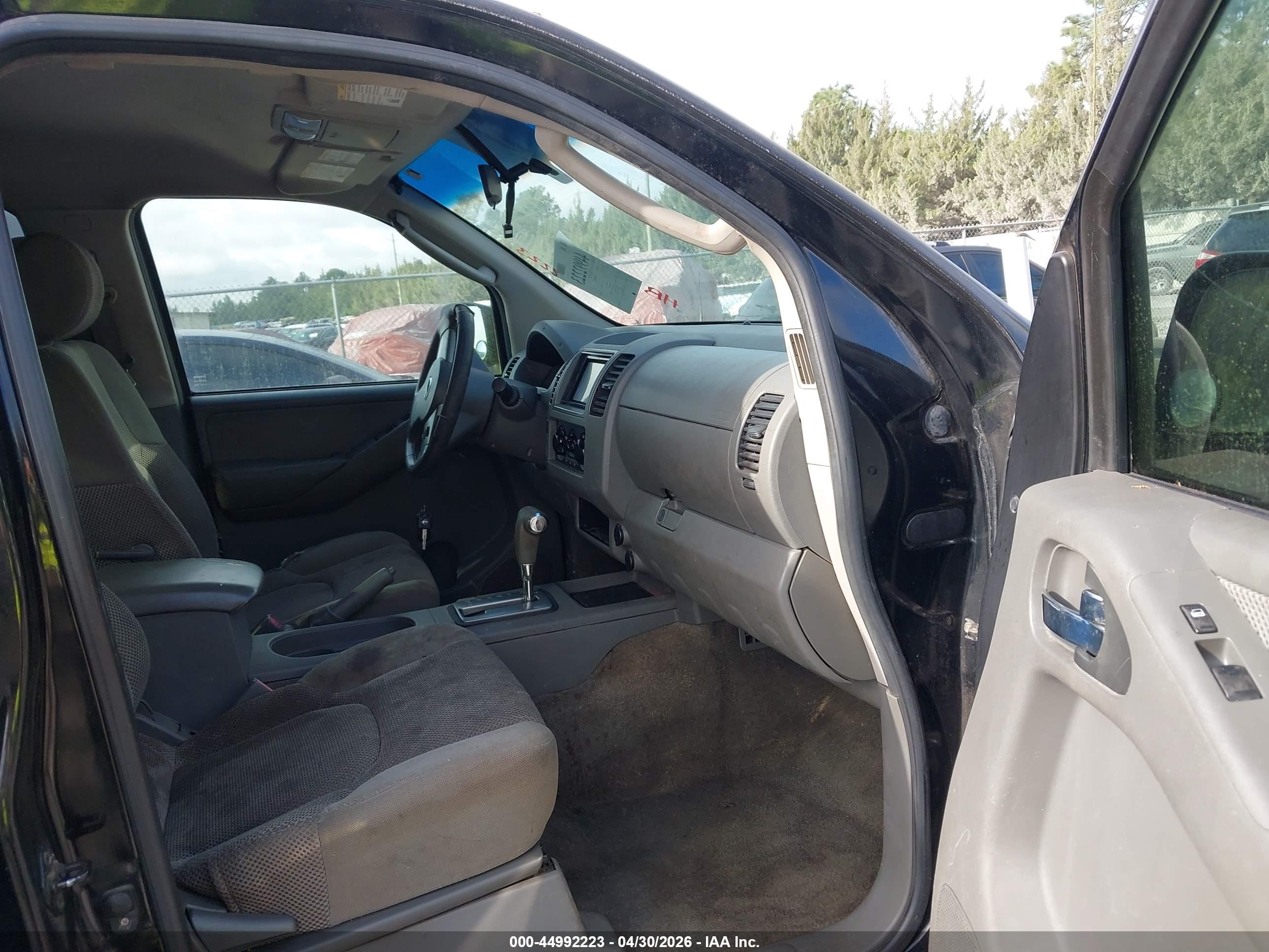 NISSAN FRONTIER image 5
