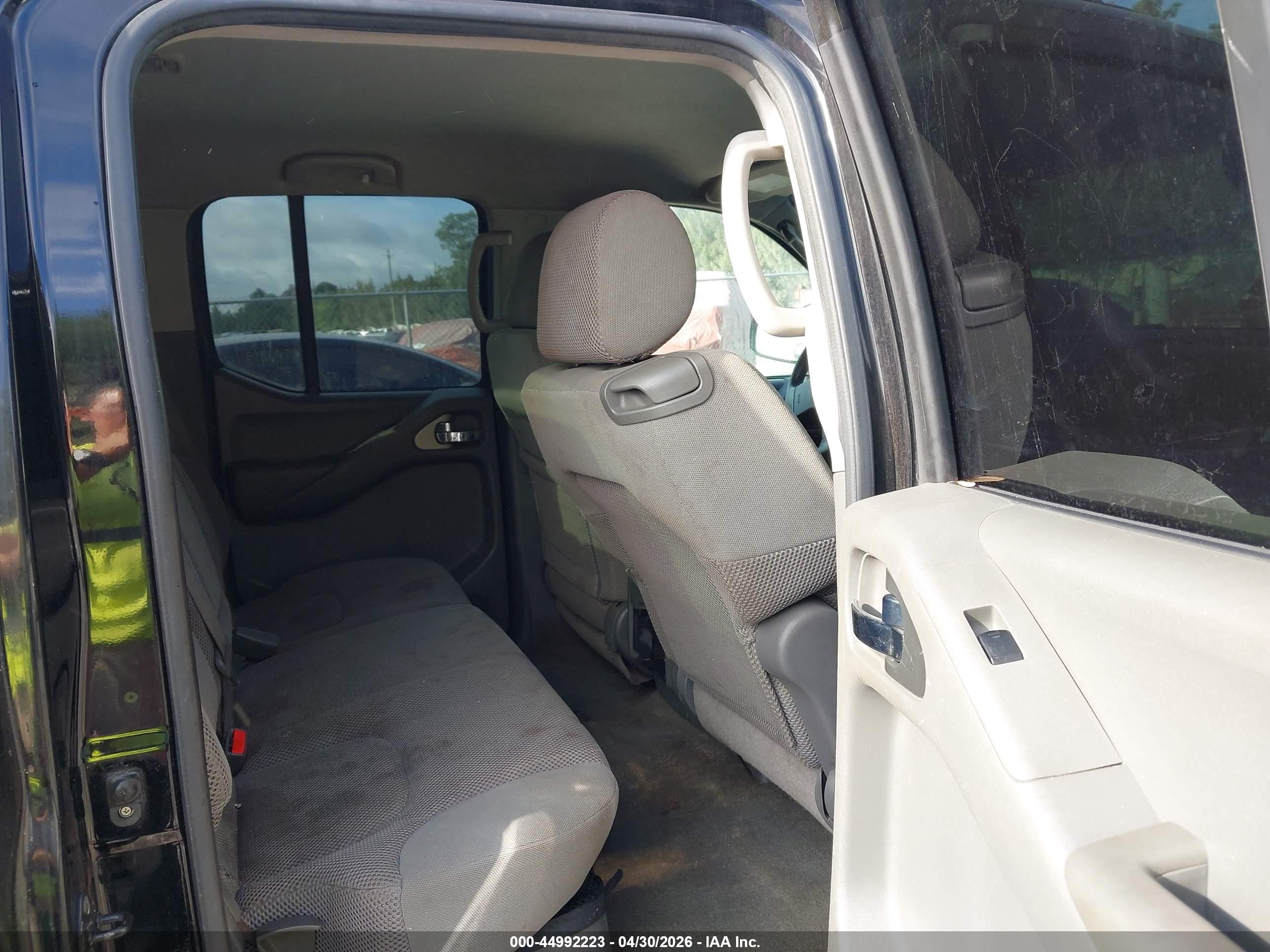NISSAN FRONTIER image 8