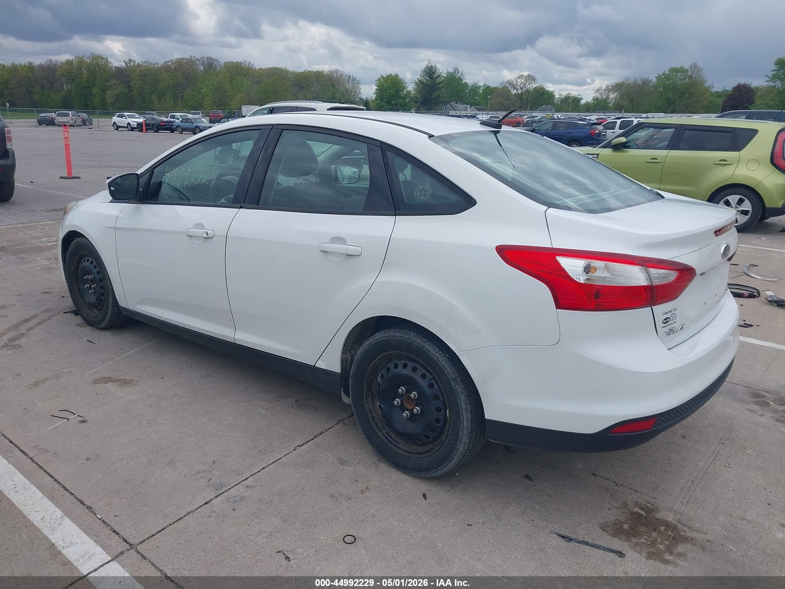 FORD FOCUS image 3