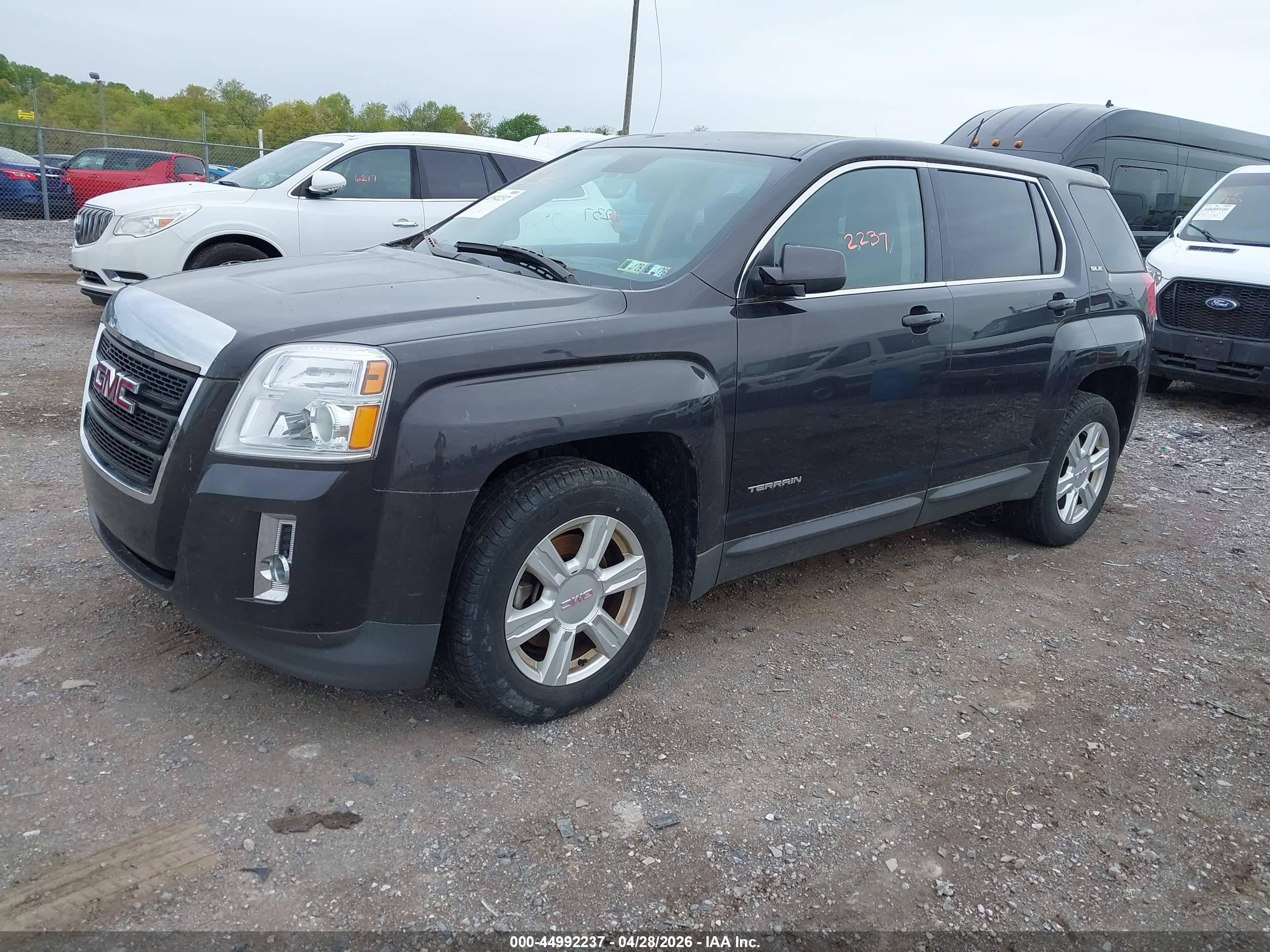 GMC TERRAIN image 2