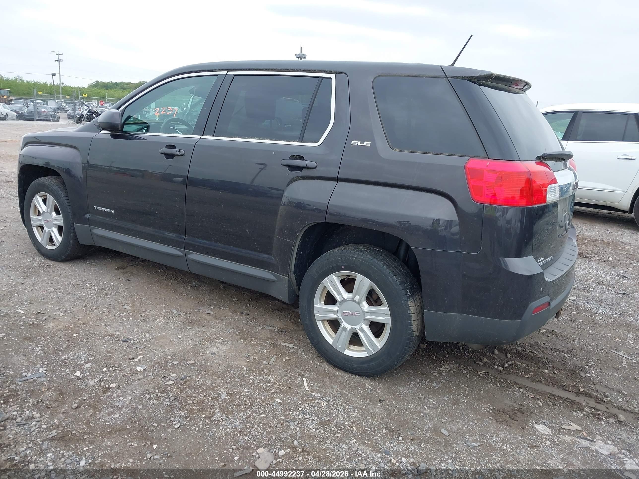 GMC TERRAIN image 3