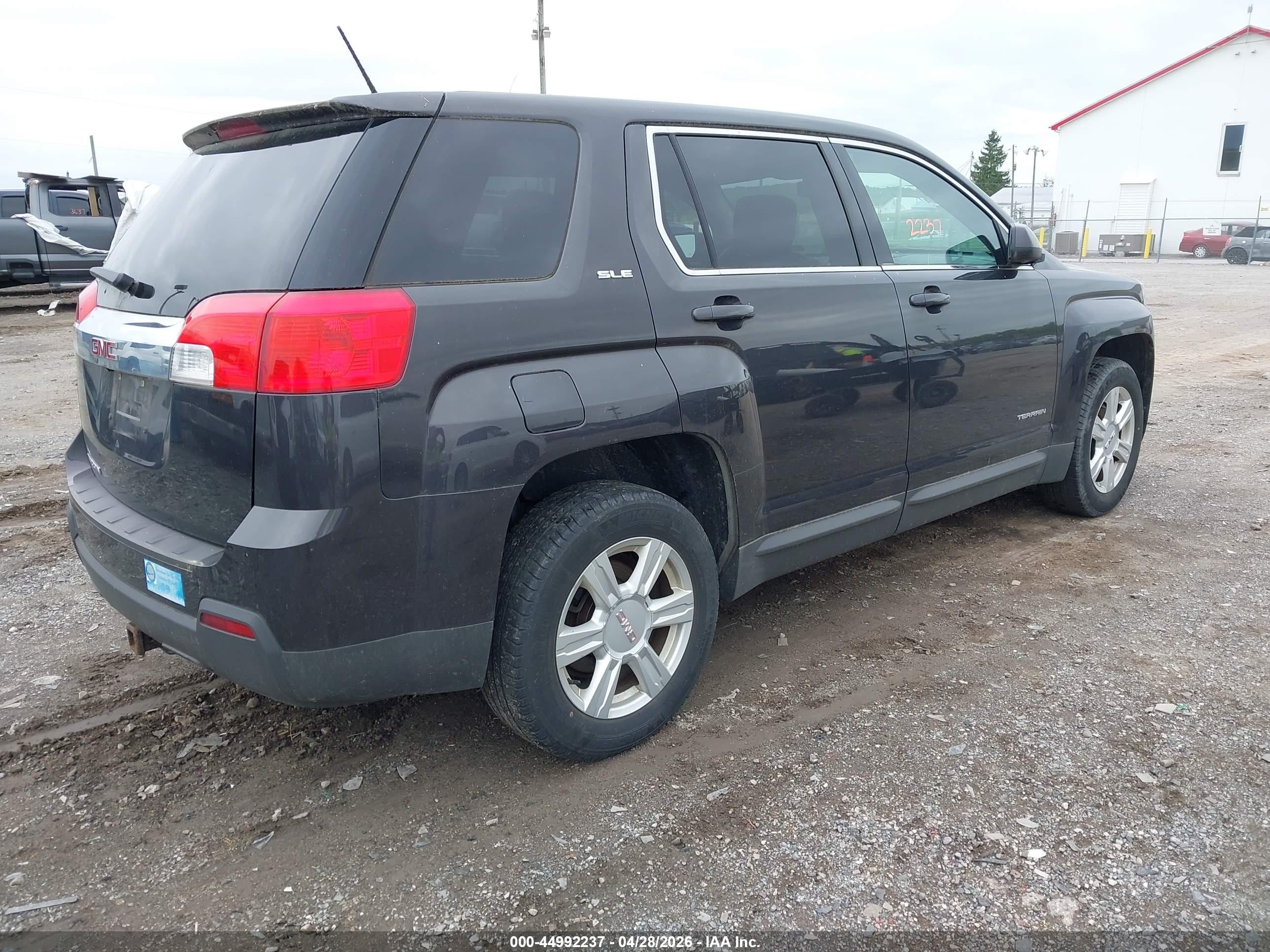 GMC TERRAIN image 4