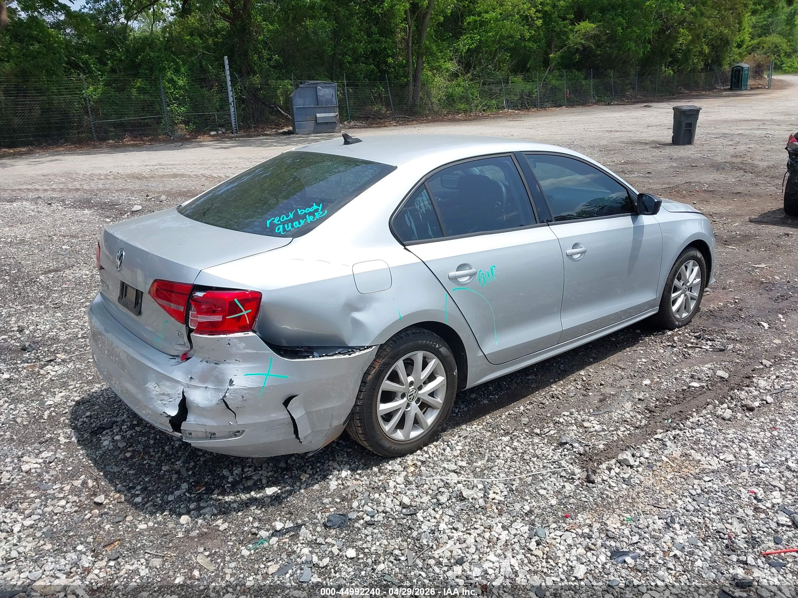 VOLKSWAGEN JETTA image 4
