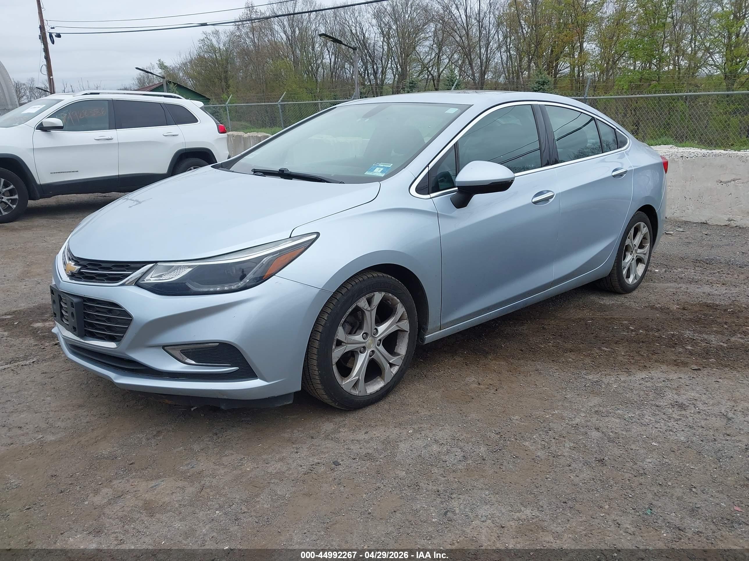 CHEVROLET CRUZE image 2
