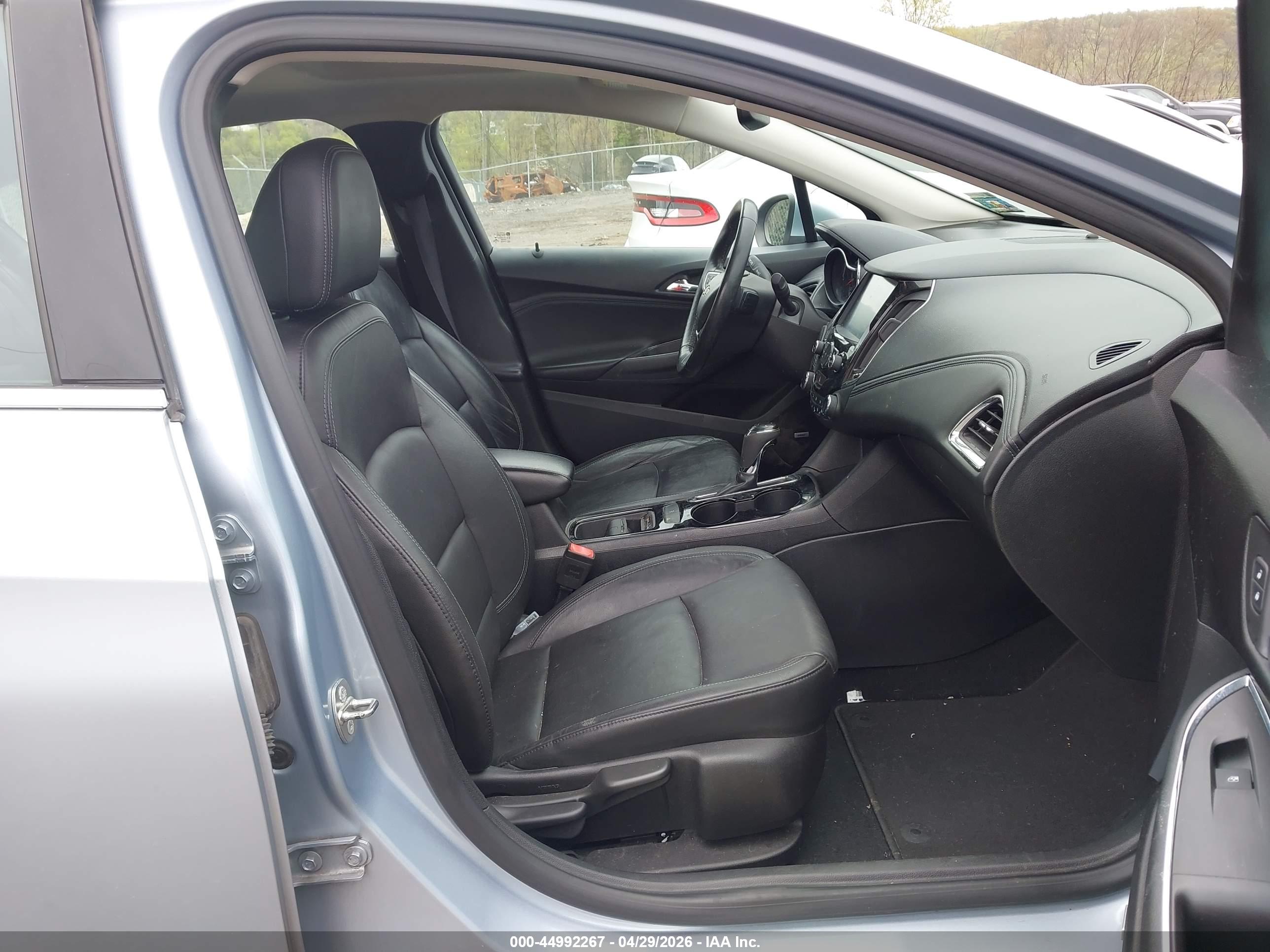 CHEVROLET CRUZE image 5