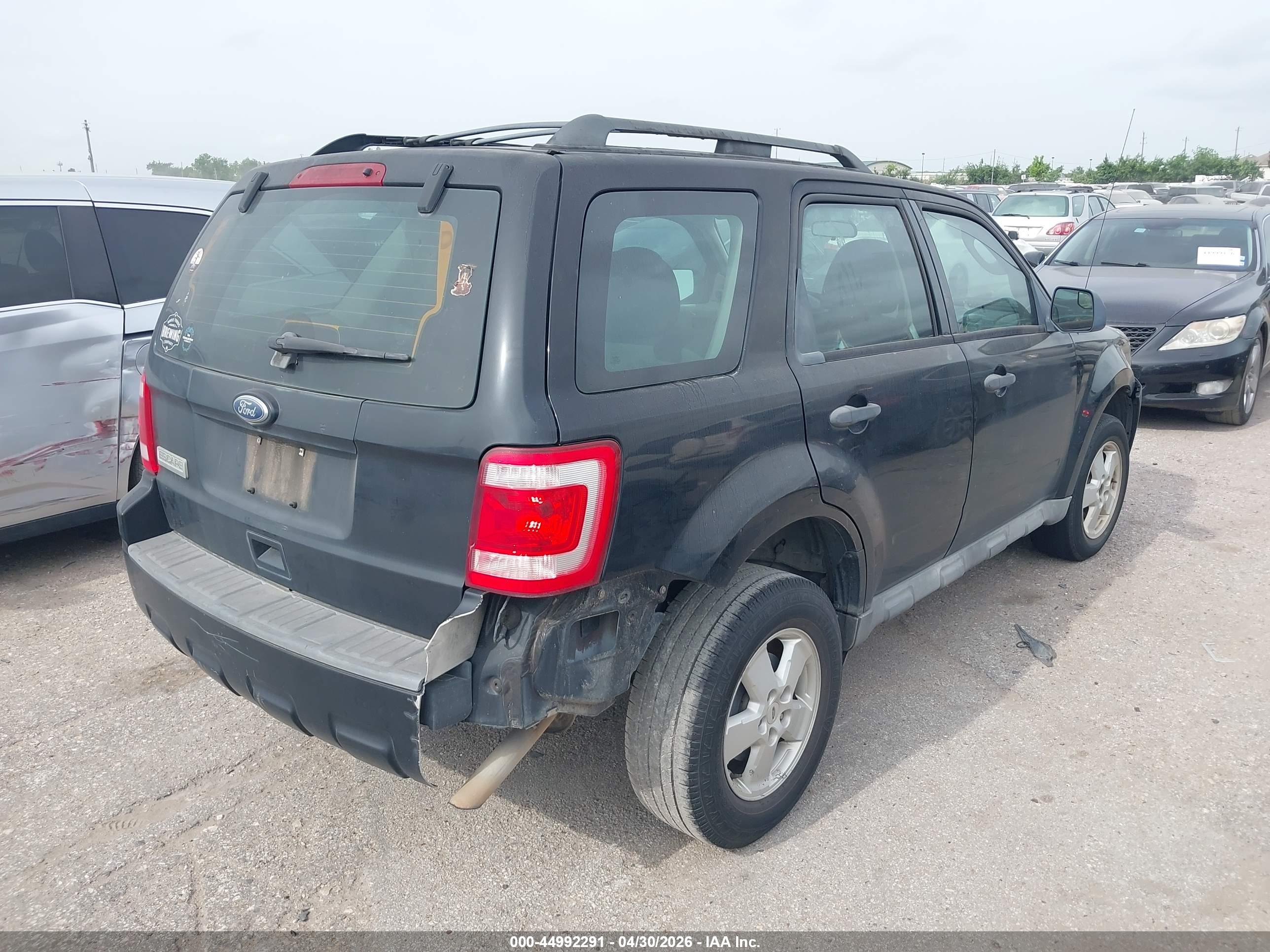 FORD ESCAPE image 4