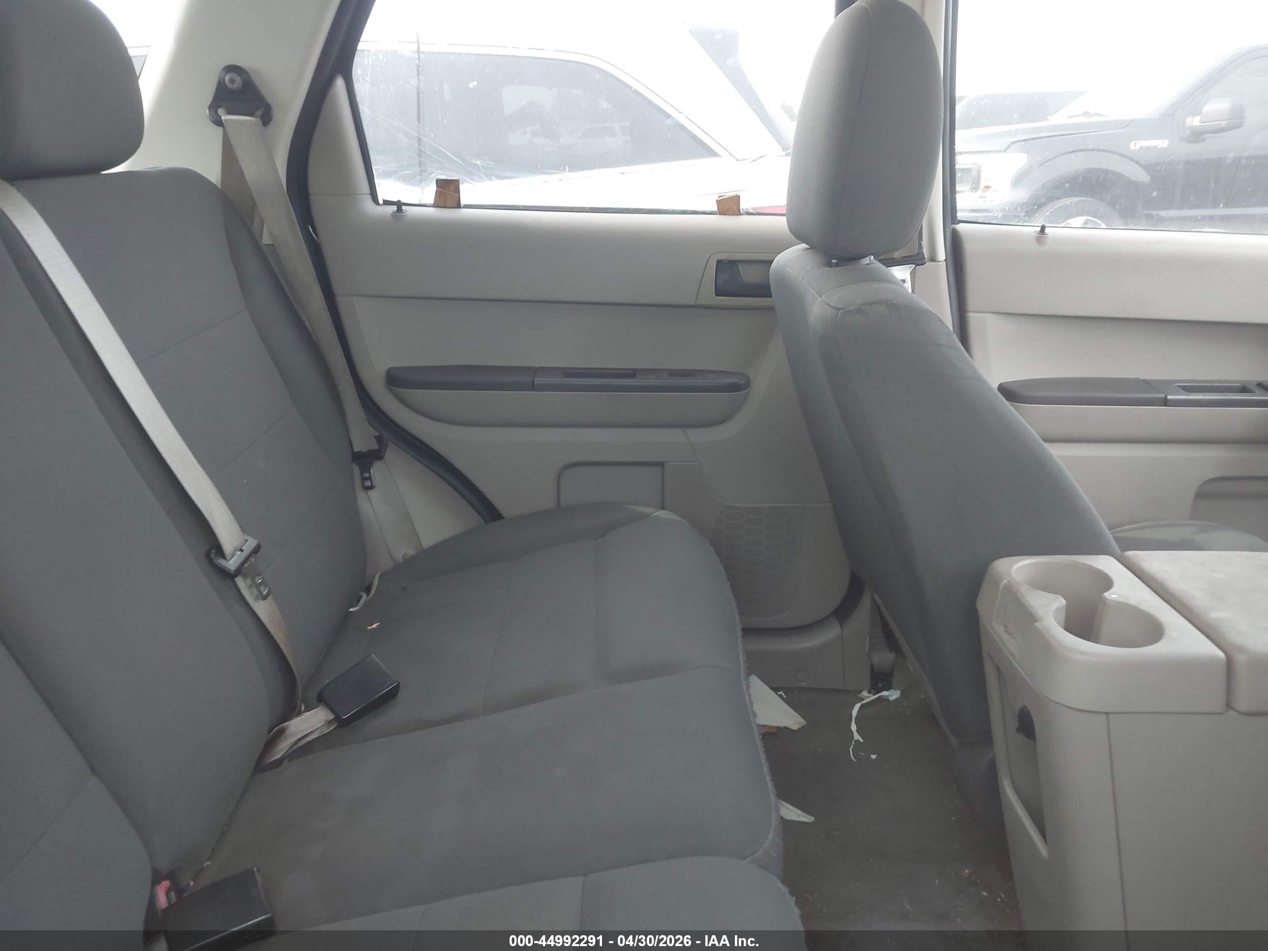 FORD ESCAPE image 8