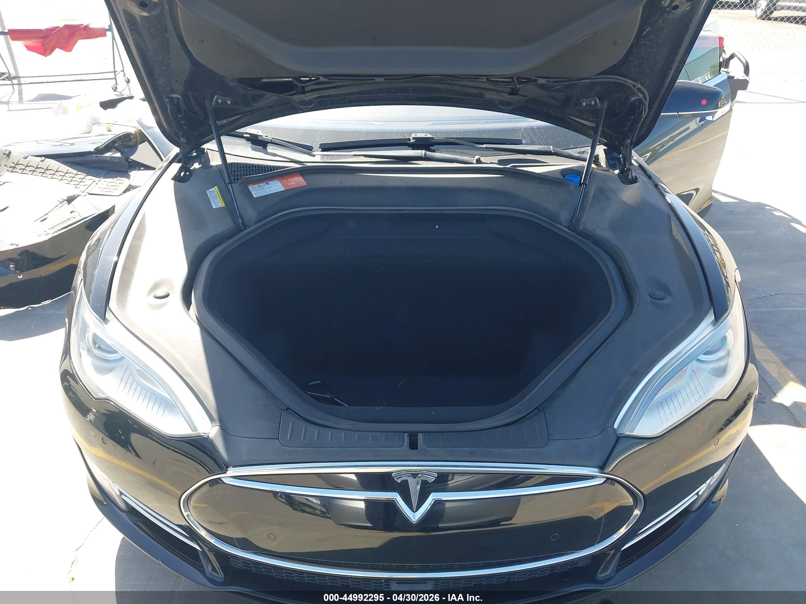 TESLA MODEL image 10
