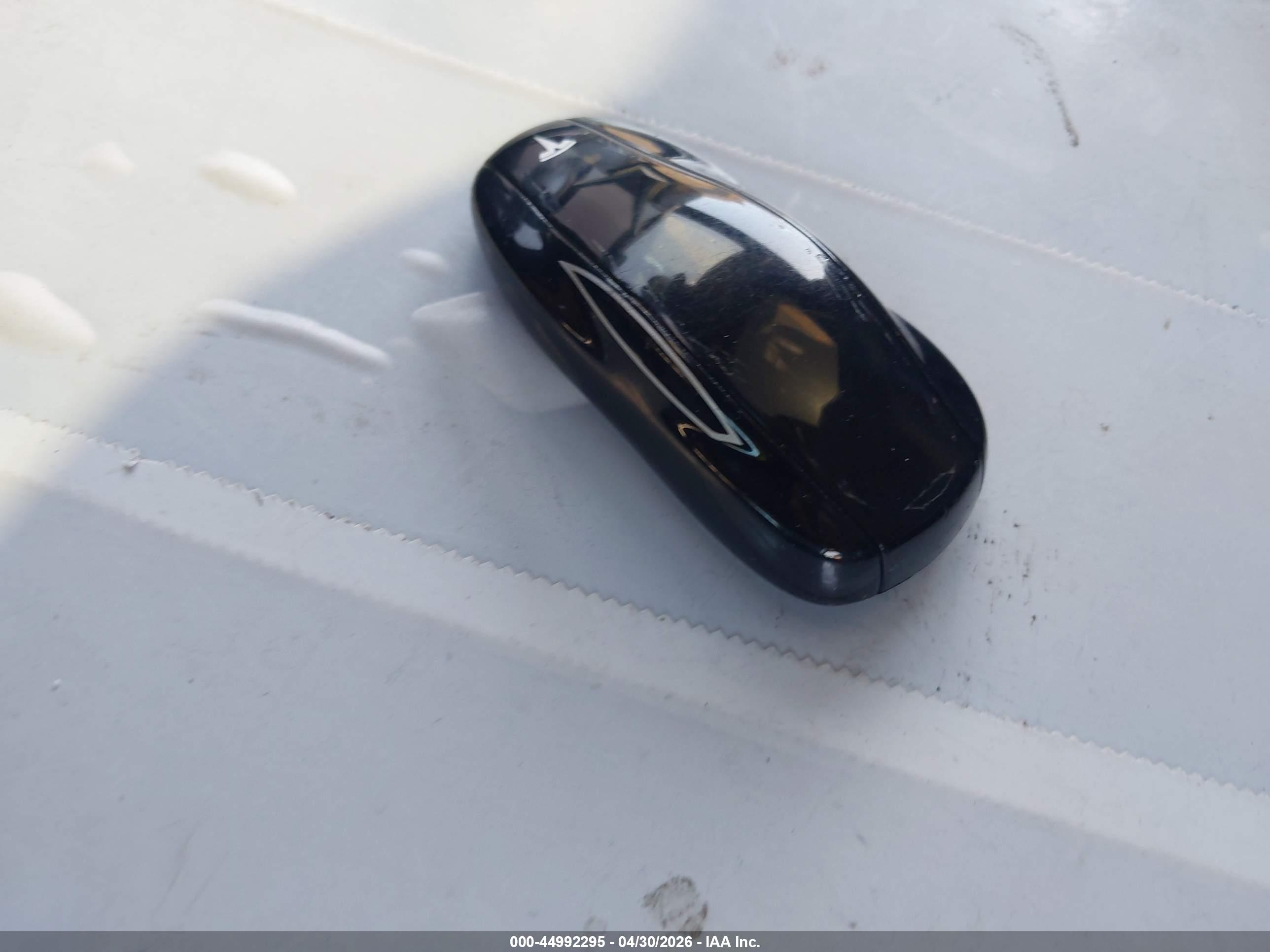 TESLA MODEL image 11