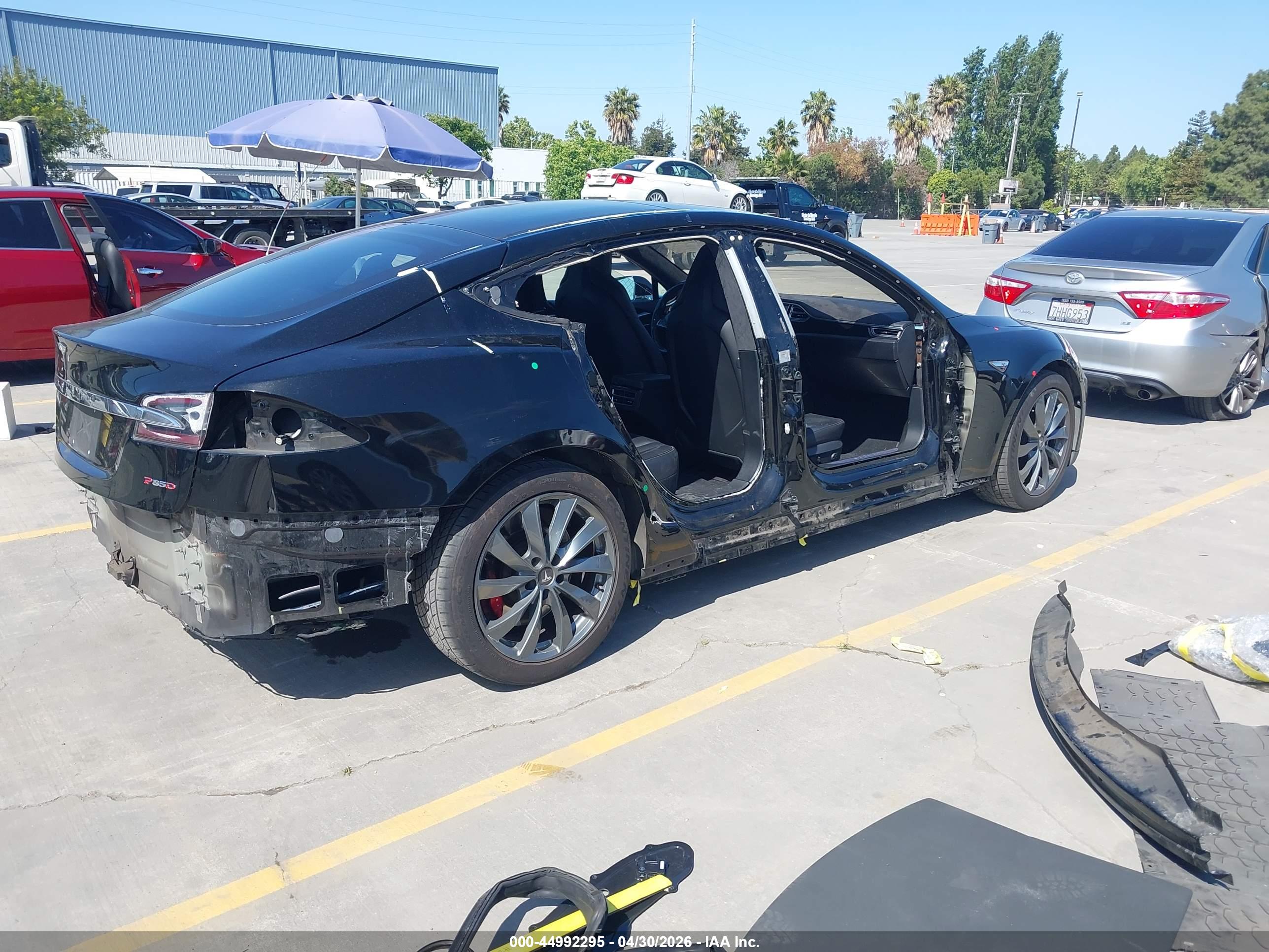 TESLA MODEL image 4