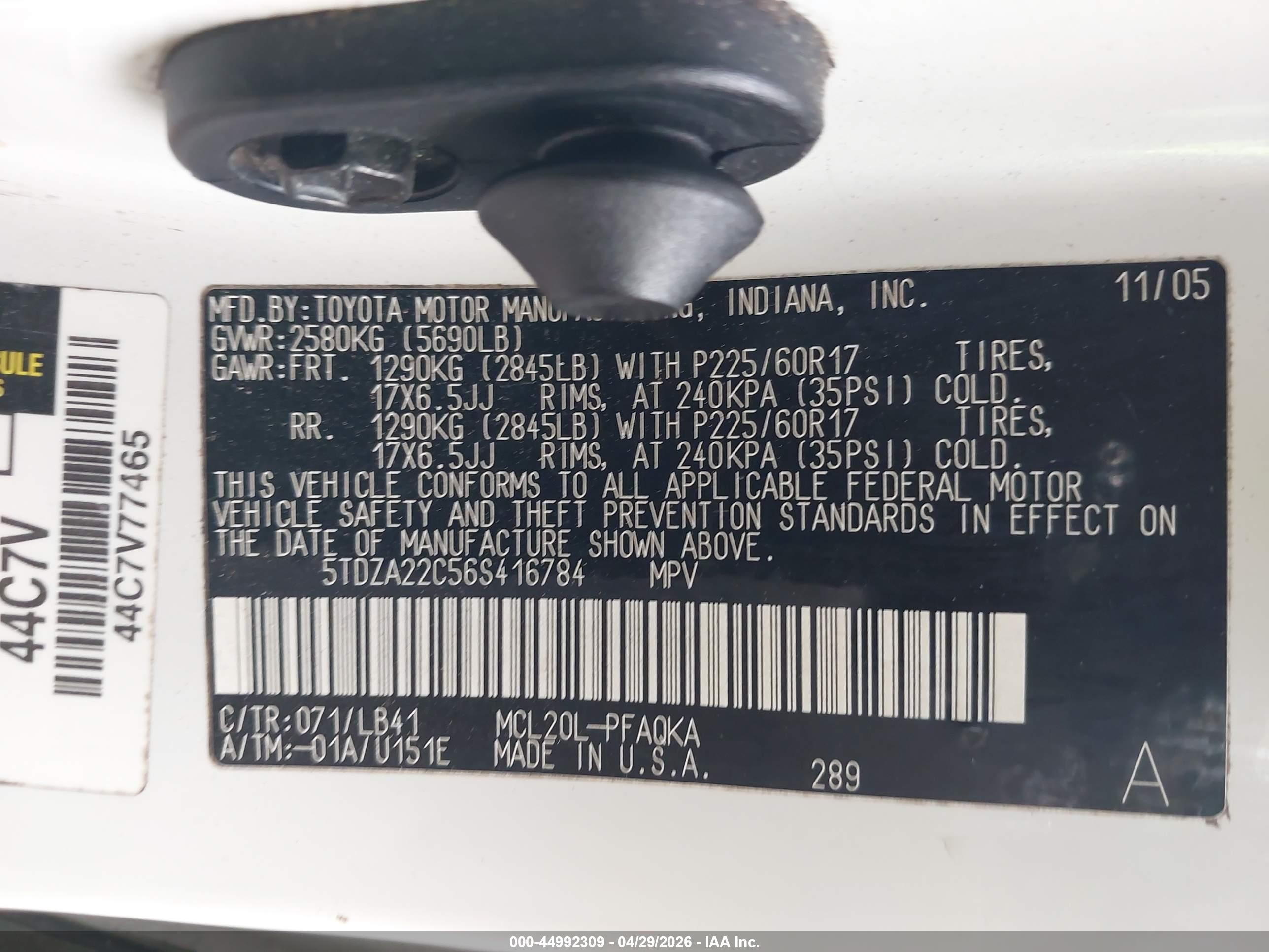TOYOTA SIENNA image 9