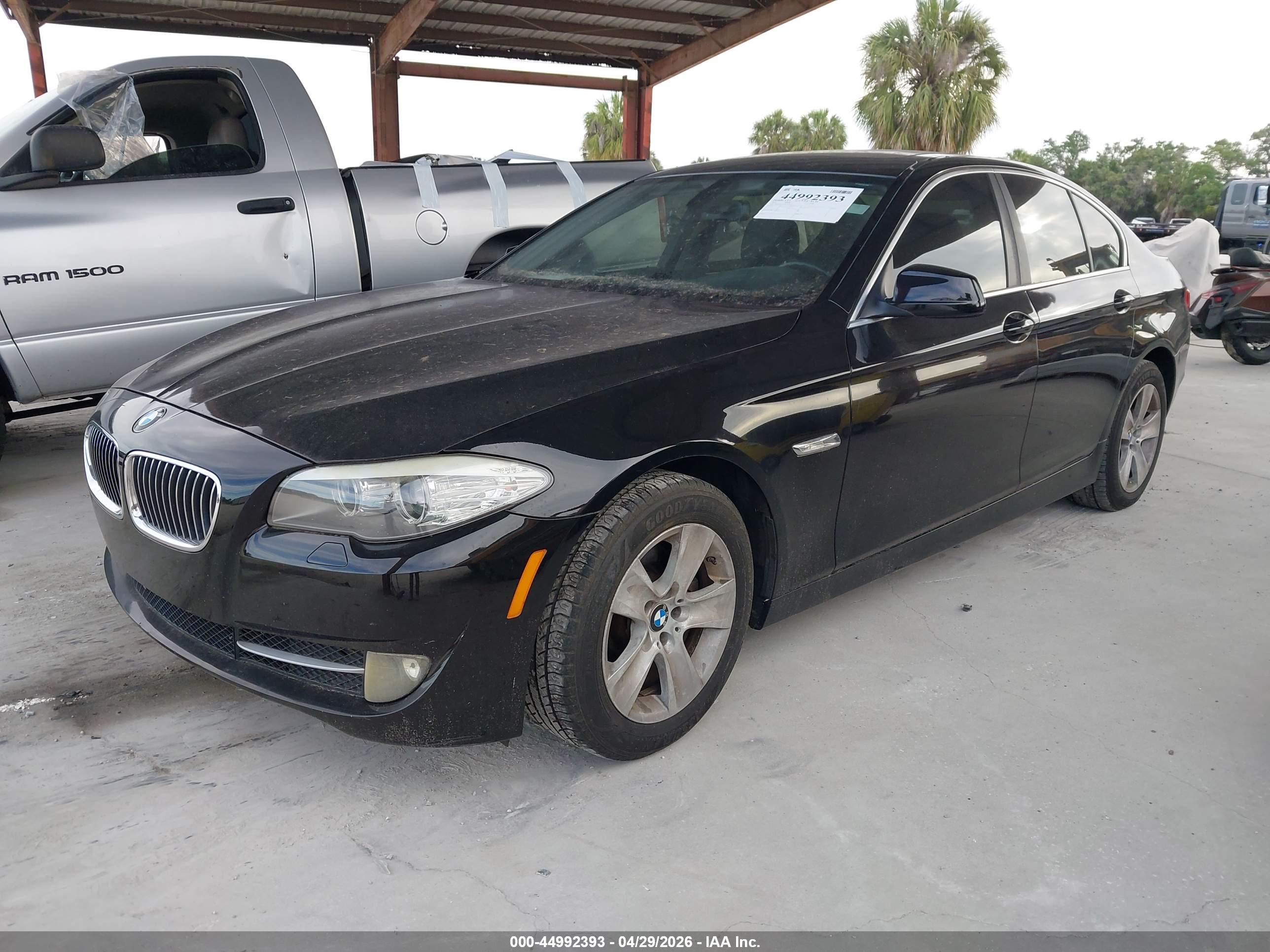 BMW 528I image 2