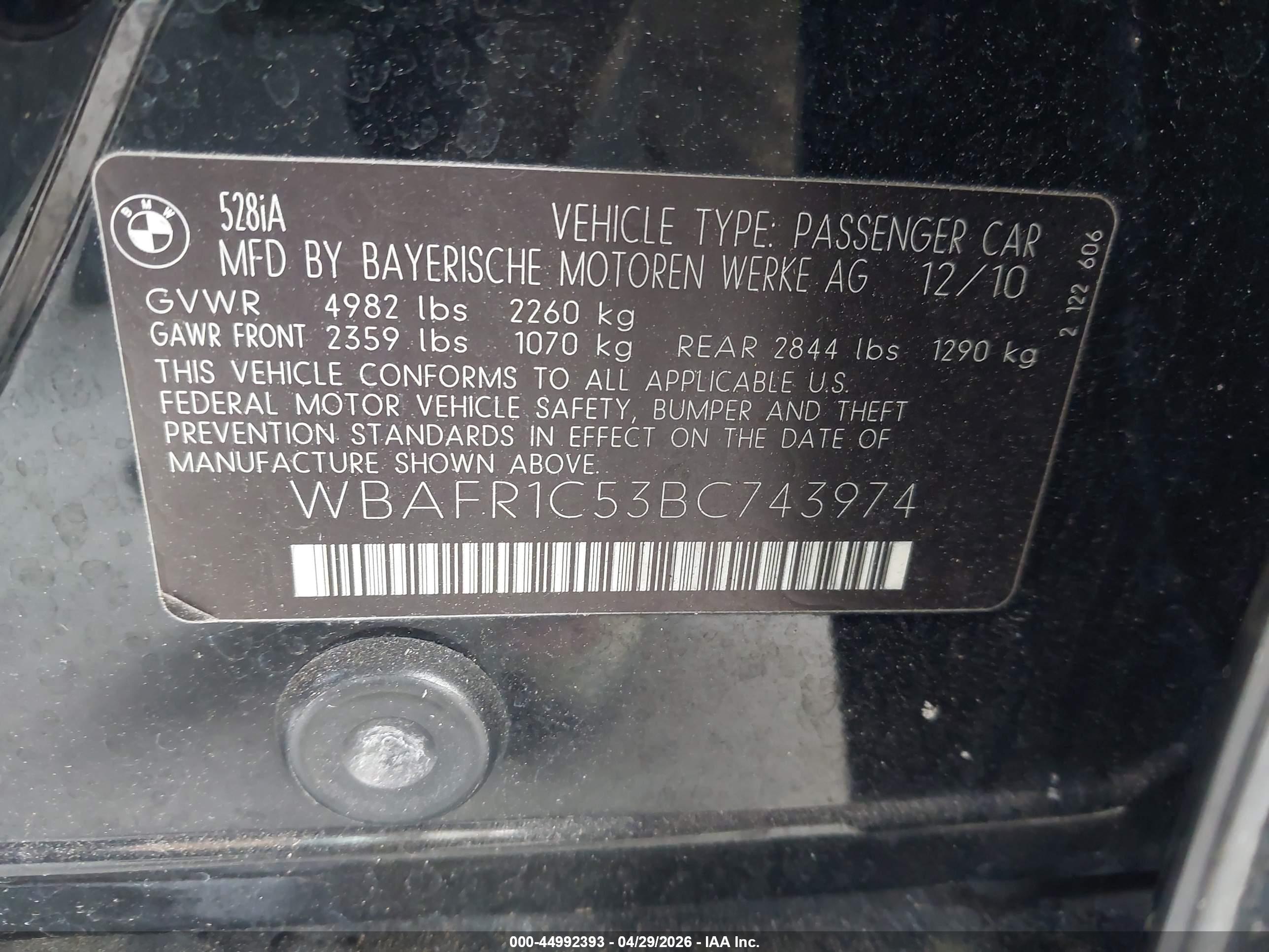 BMW 528I image 9