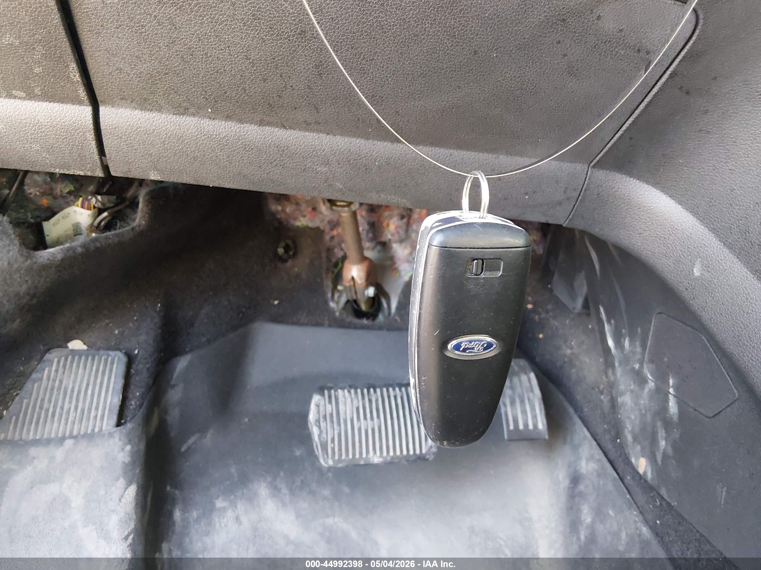 FORD ESCAPE image 11