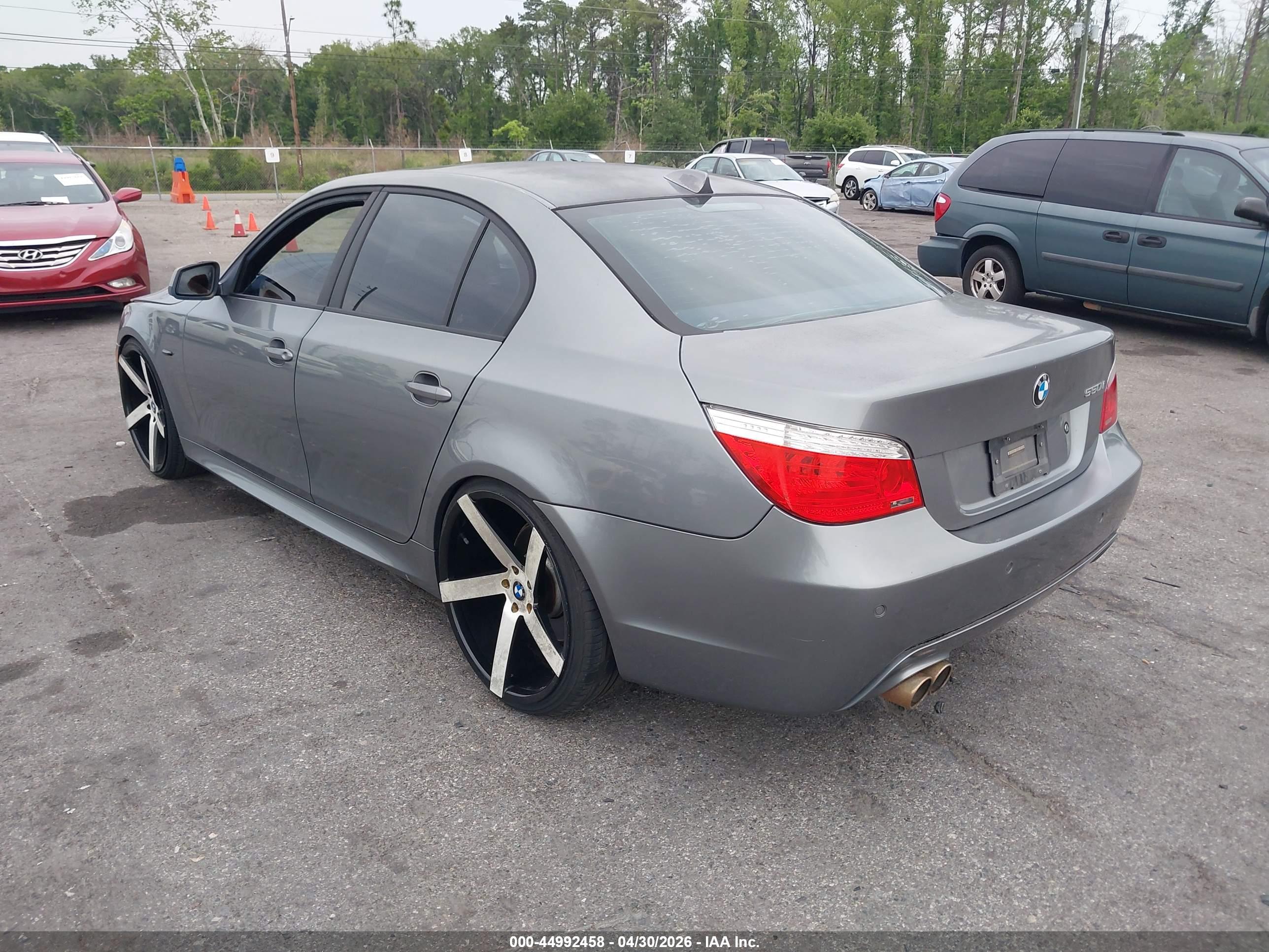 BMW 550I image 3