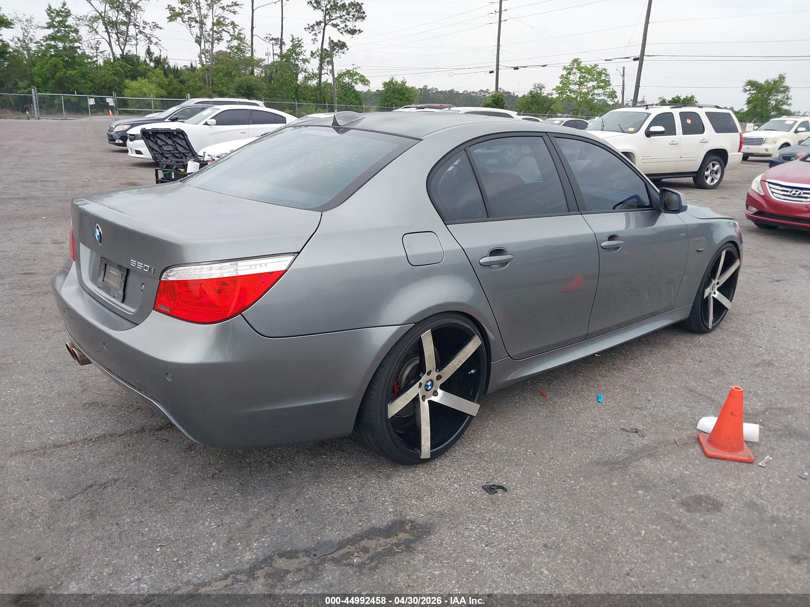 BMW 550I image 4
