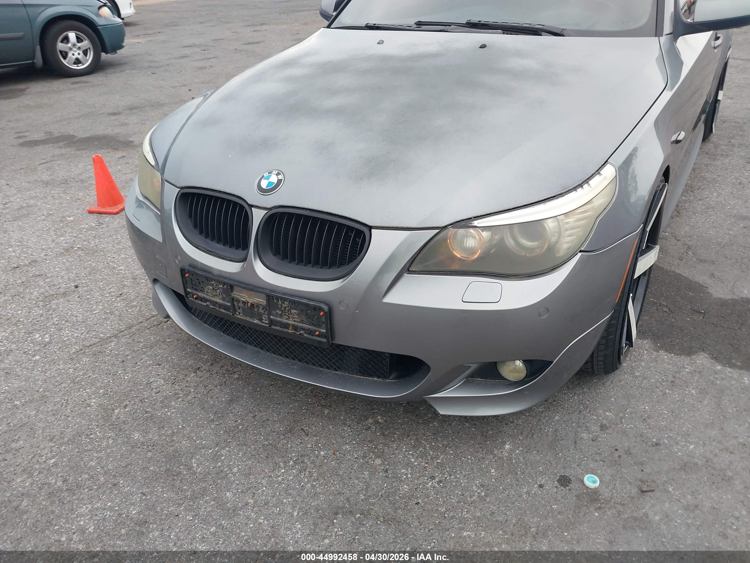 BMW 550I image 6