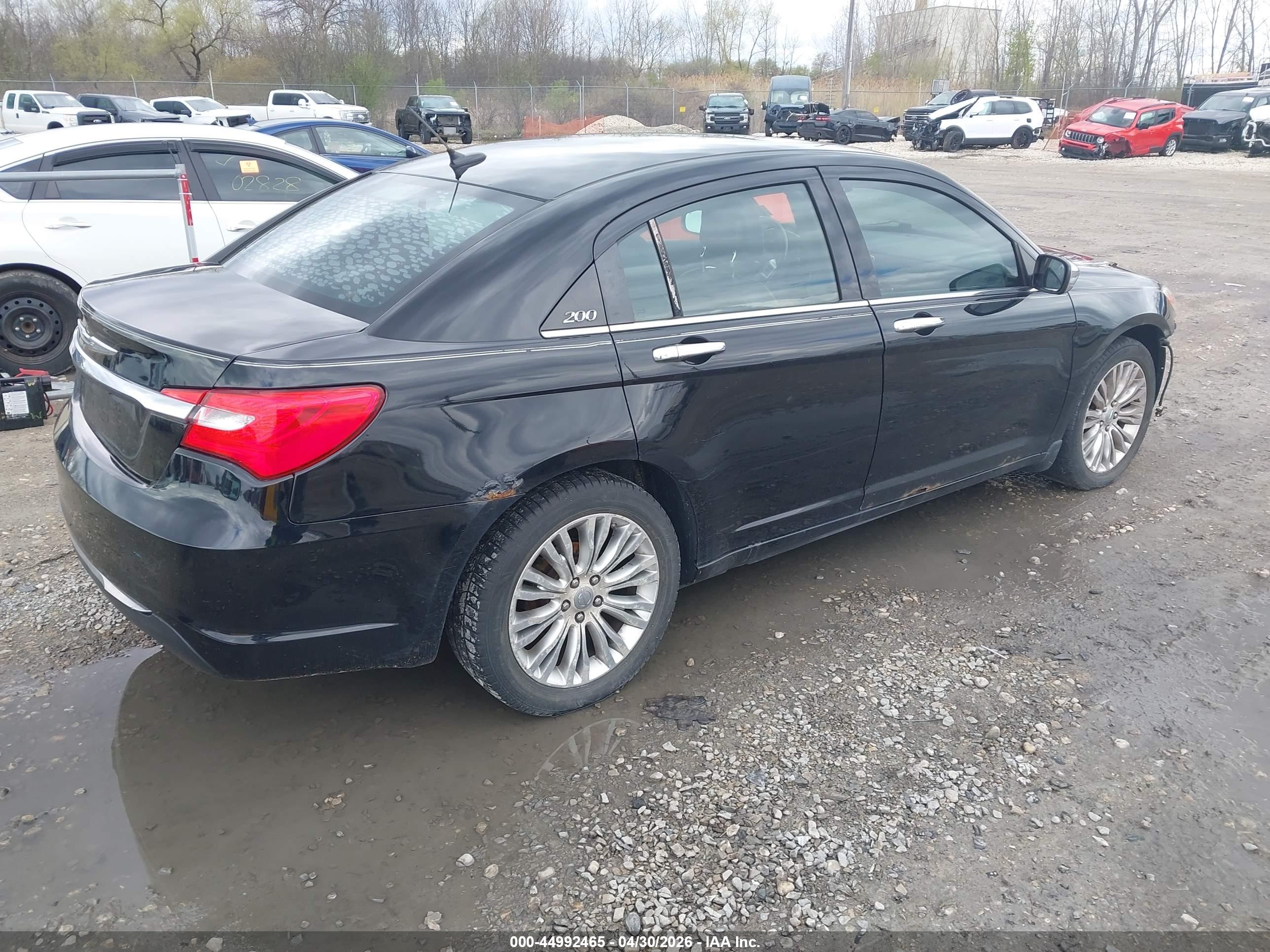 CHRYSLER 200 image 4