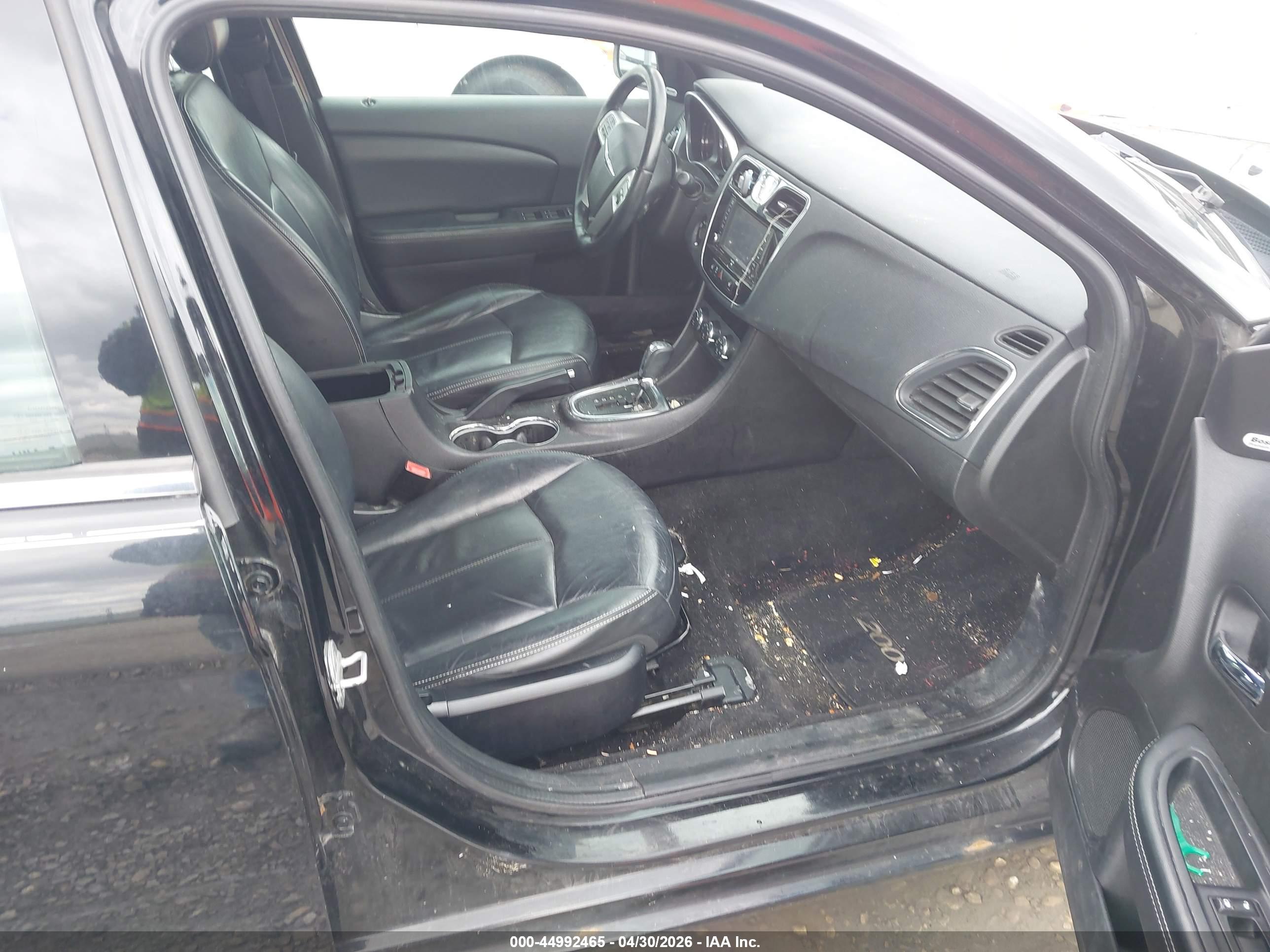 CHRYSLER 200 image 5