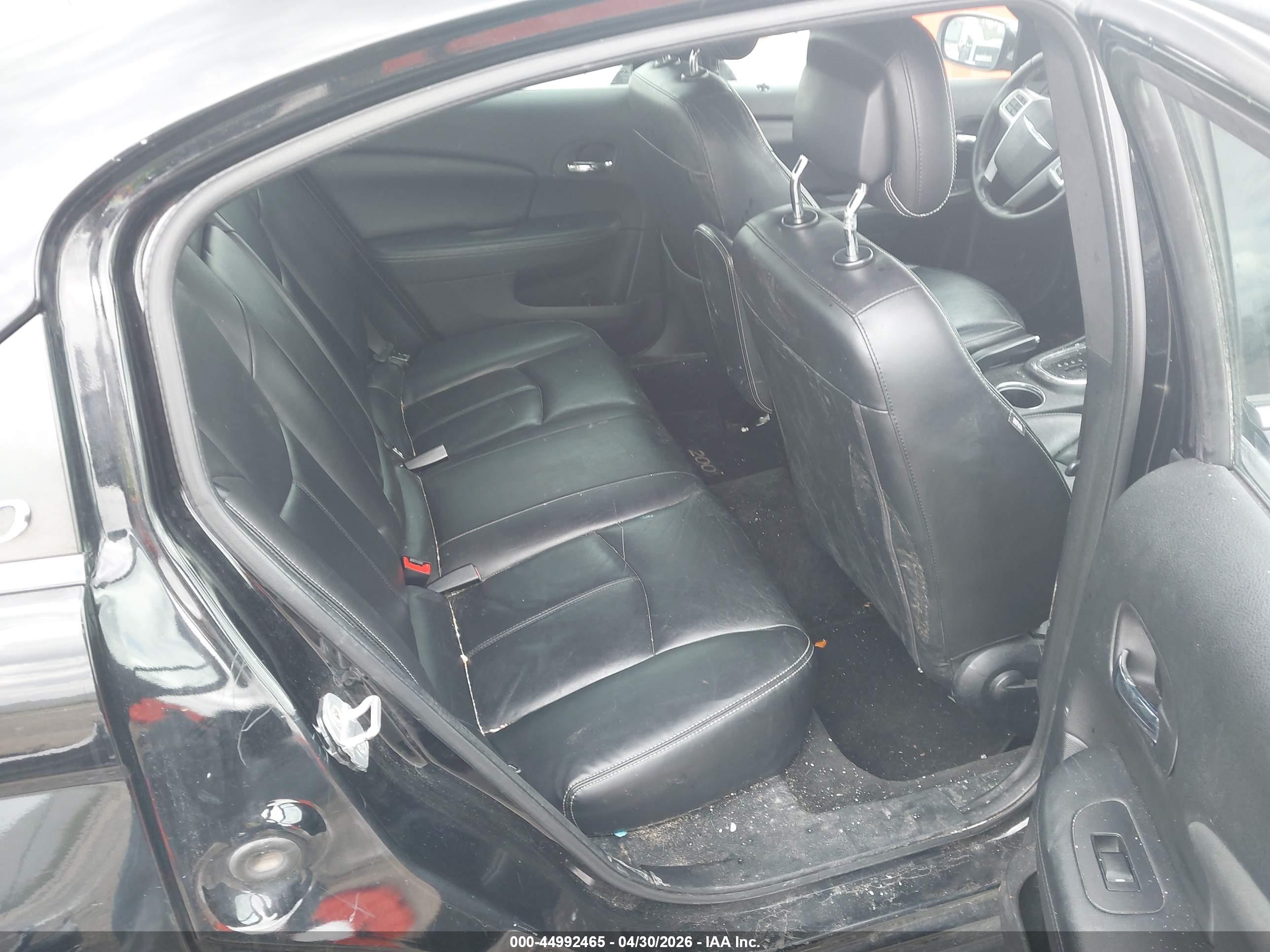 CHRYSLER 200 image 8