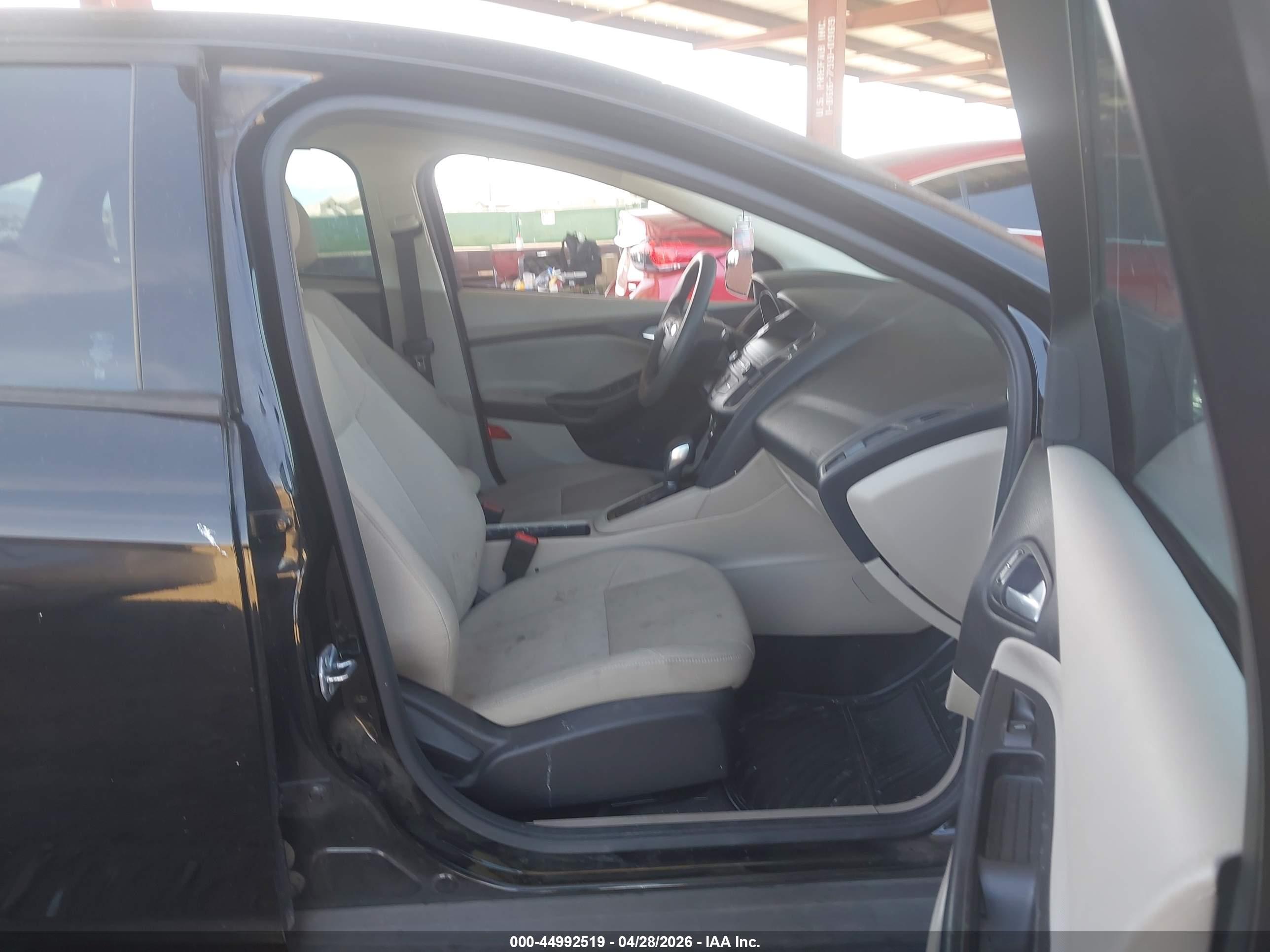 FORD FOCUS image 5