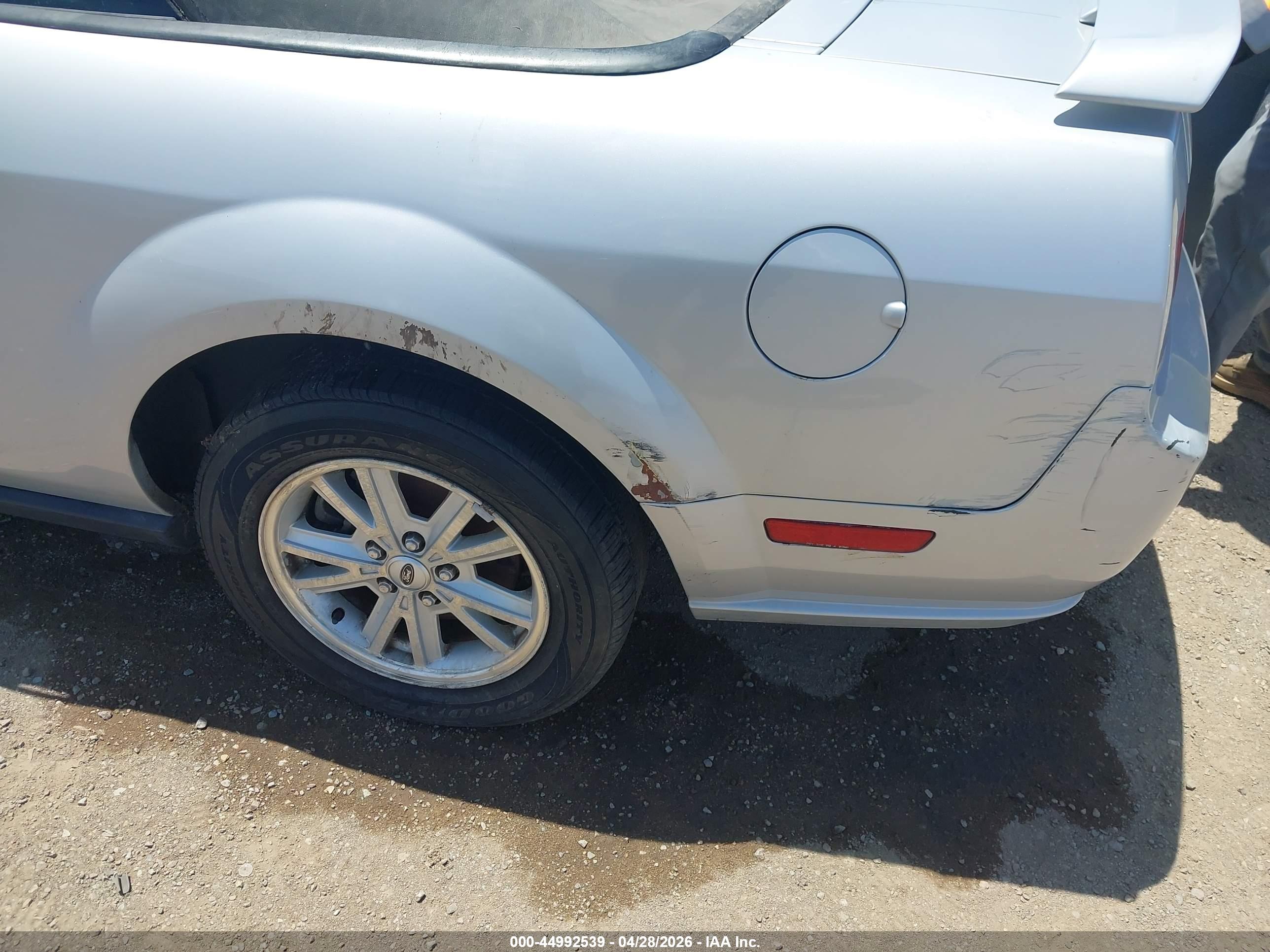 FORD MUSTANG image 6