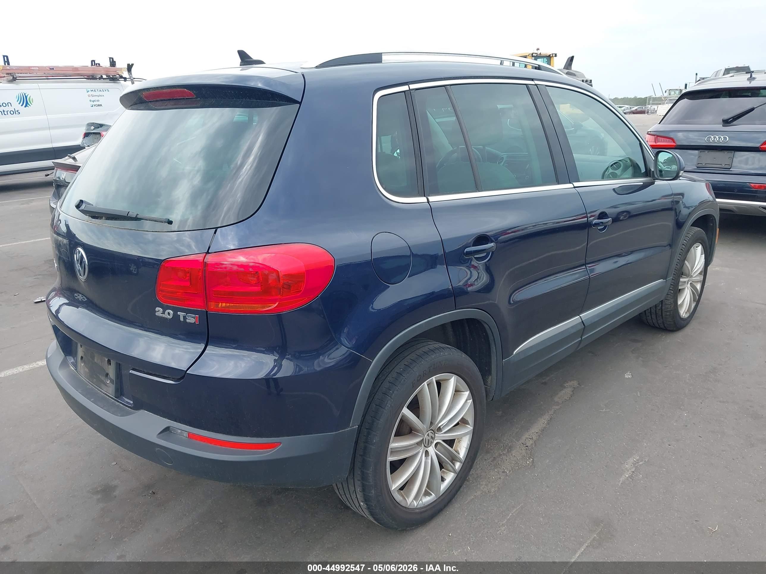 VOLKSWAGEN TIGUAN image 4