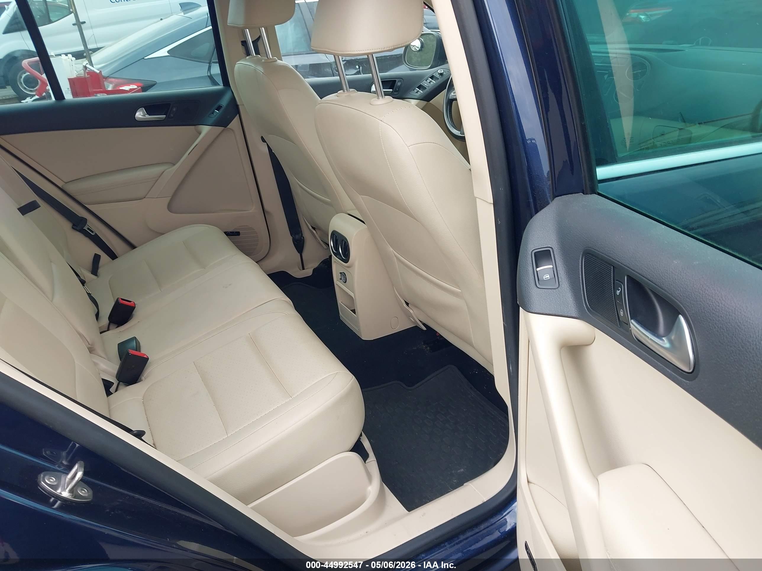 VOLKSWAGEN TIGUAN image 8
