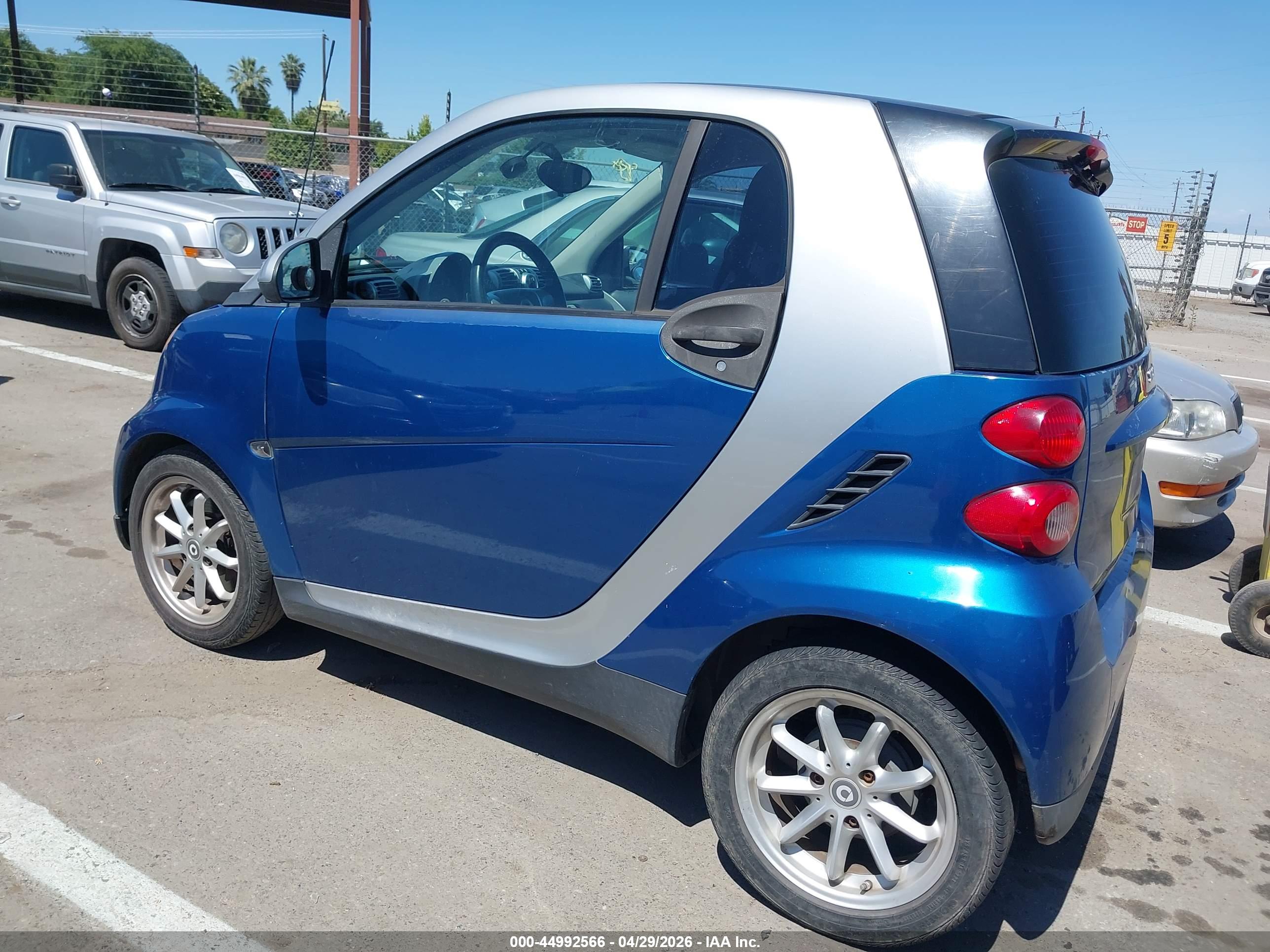 SMART FORTWO image 3