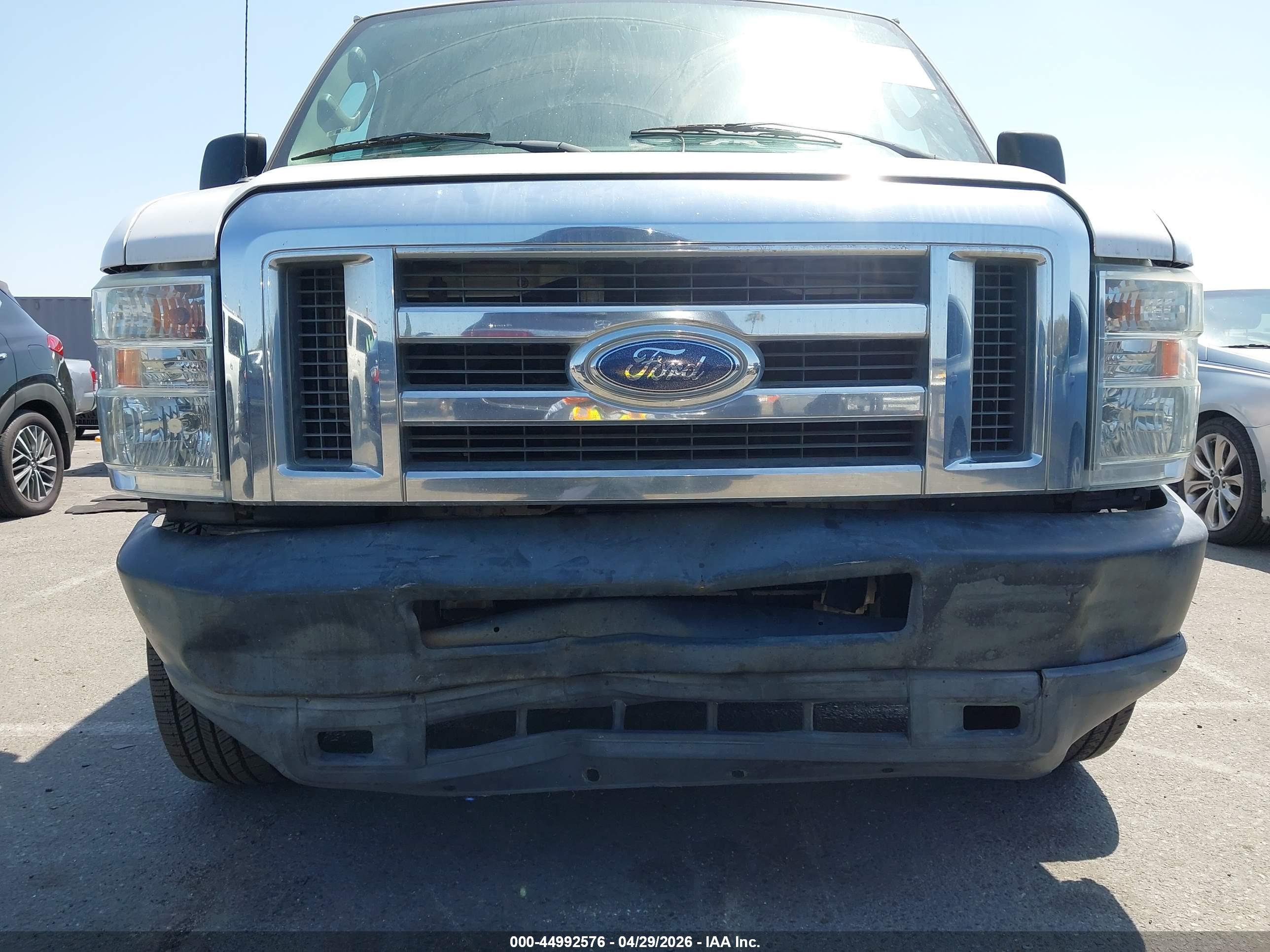 FORD E-350 image 6