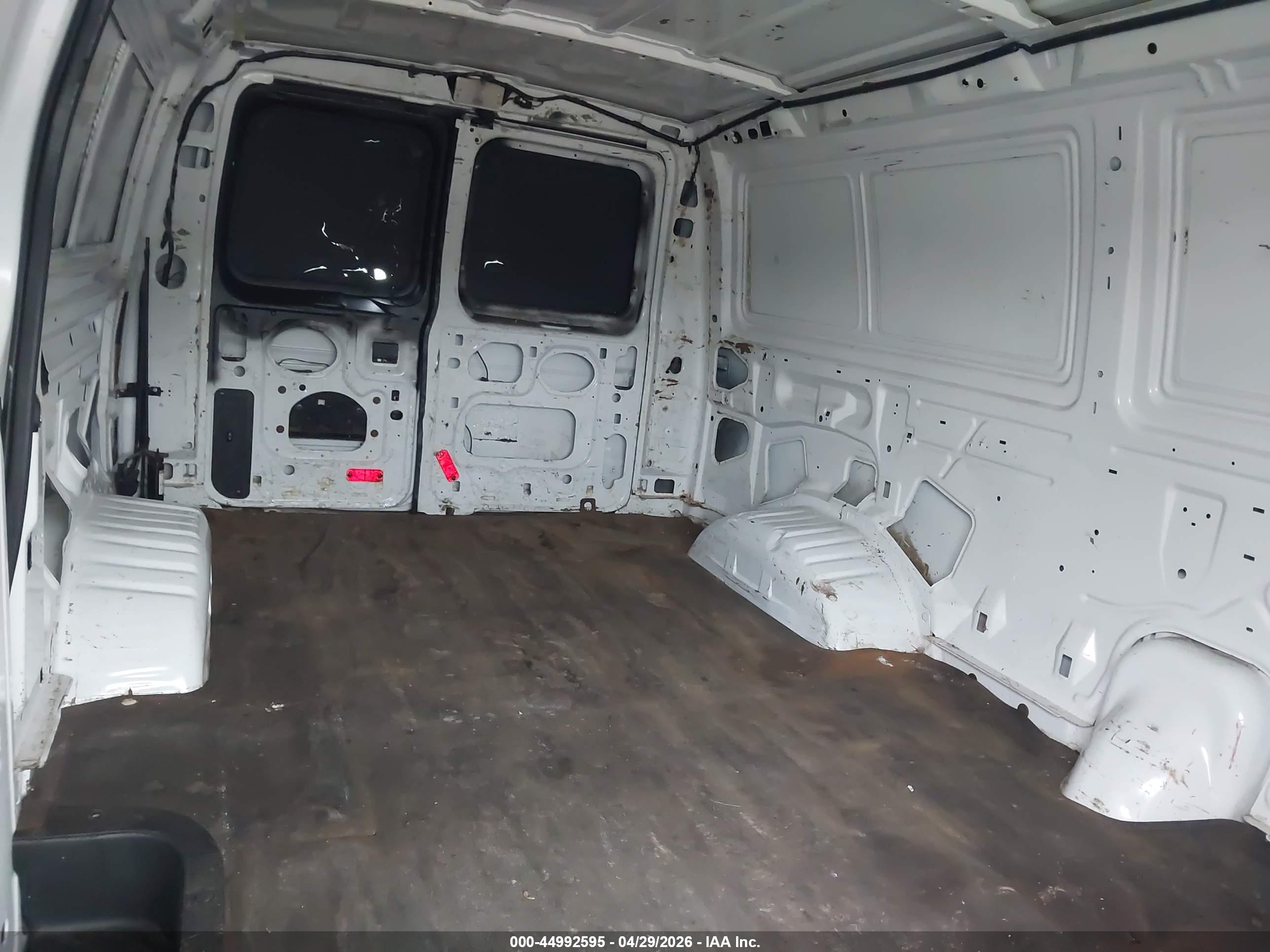 FORD E-250 image 8