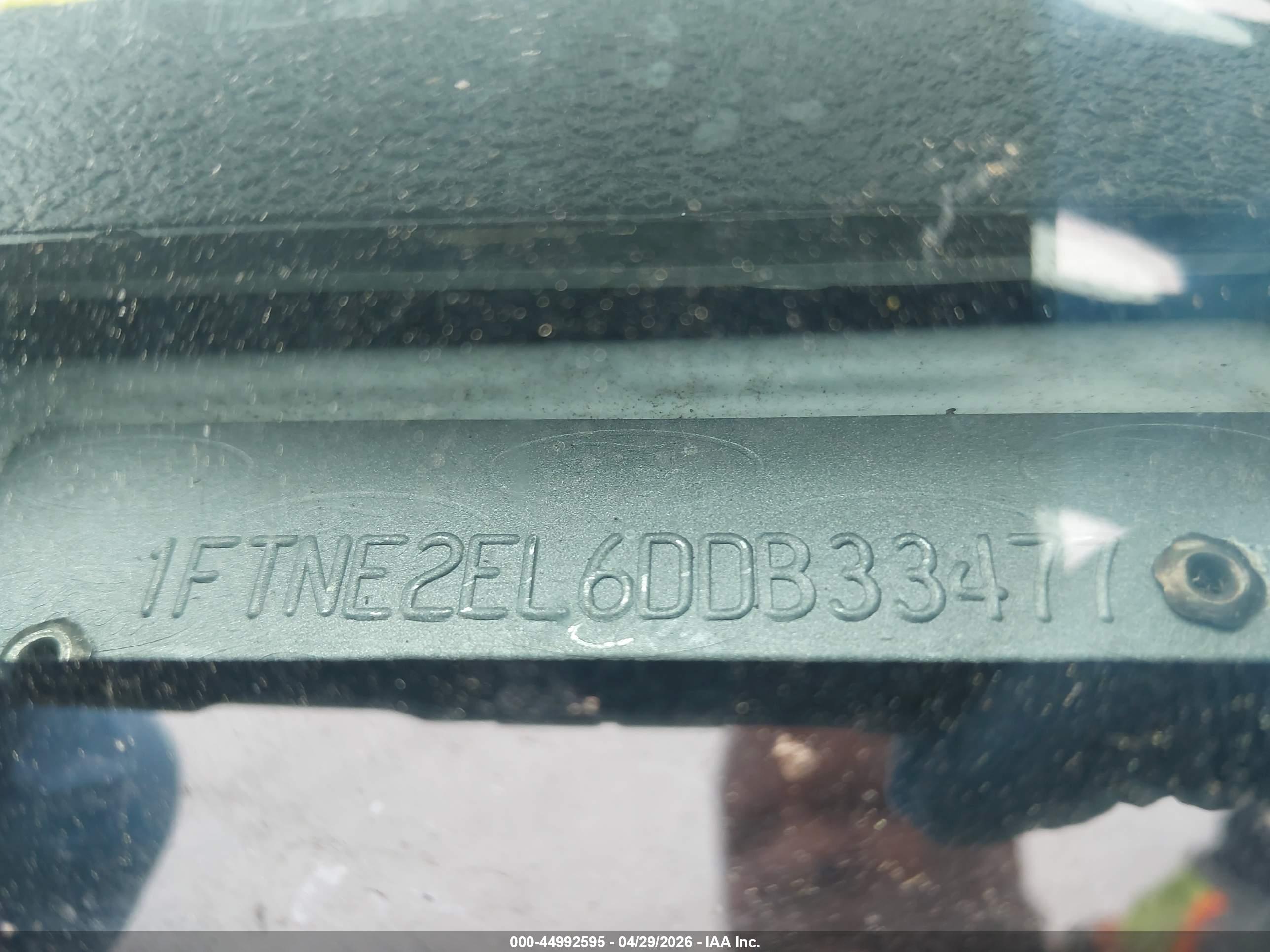 FORD E-250 image 9