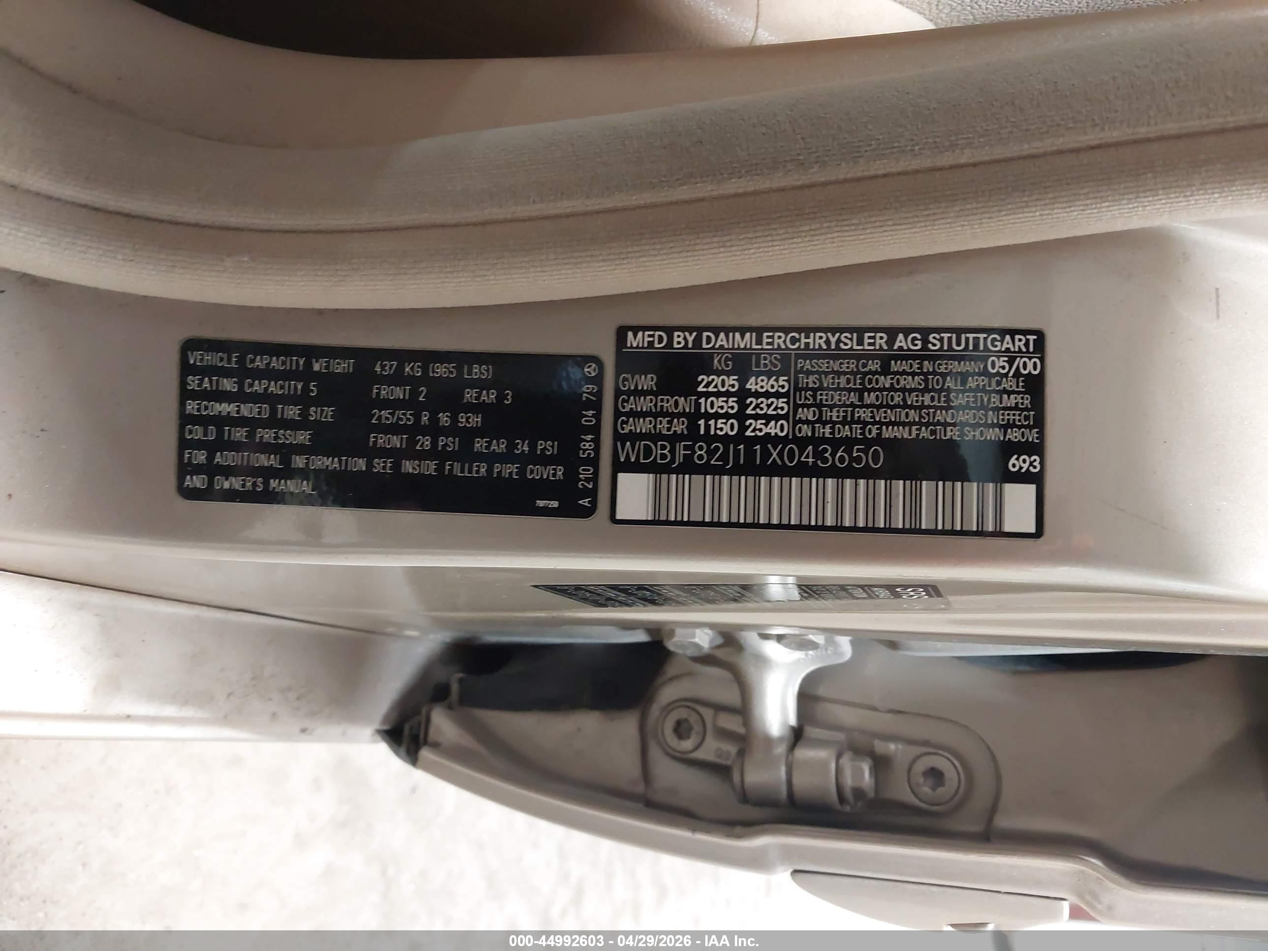 MERCEDES-BENZ E image 9