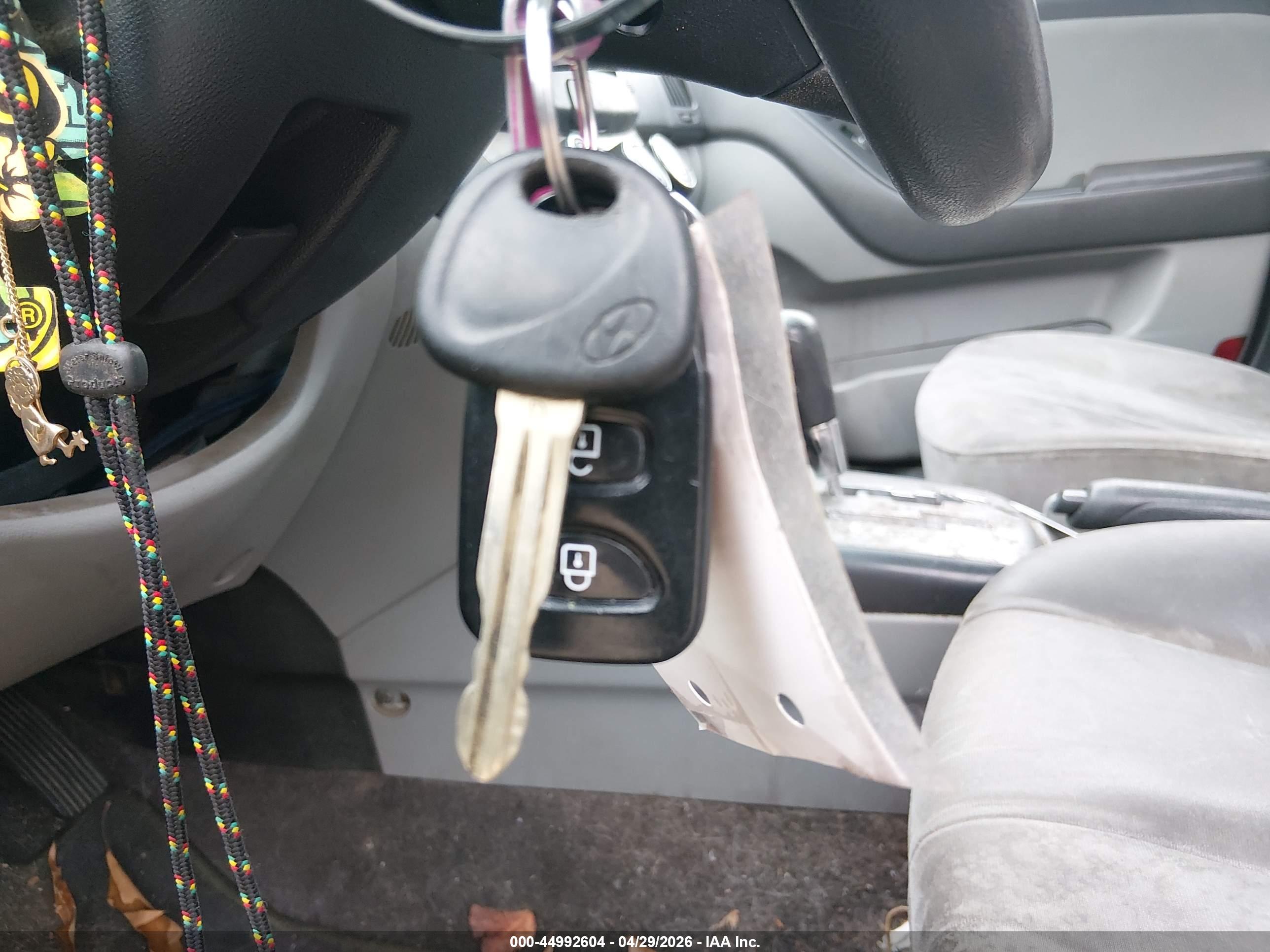 HYUNDAI ELANTRA image 11