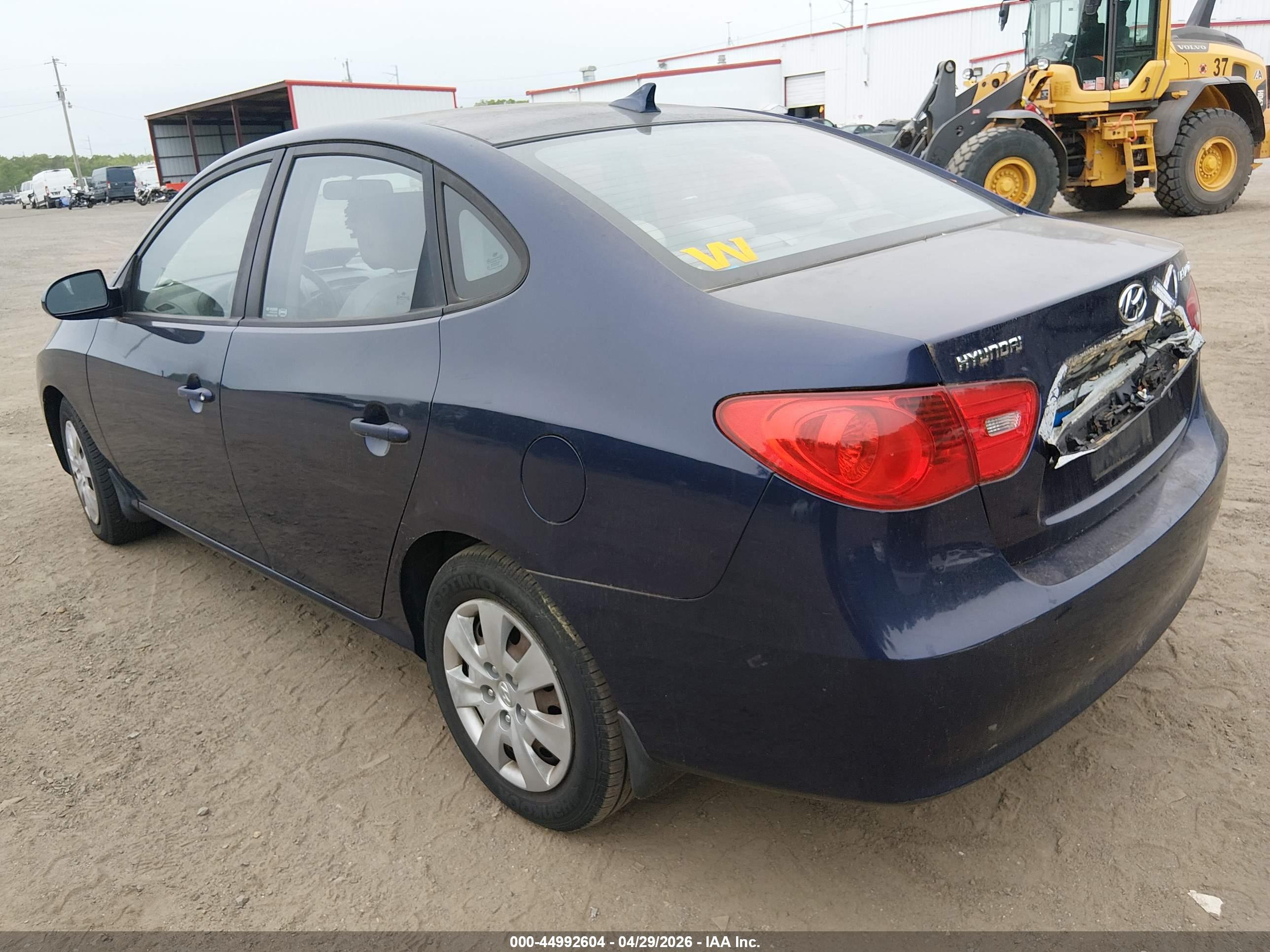 HYUNDAI ELANTRA image 3
