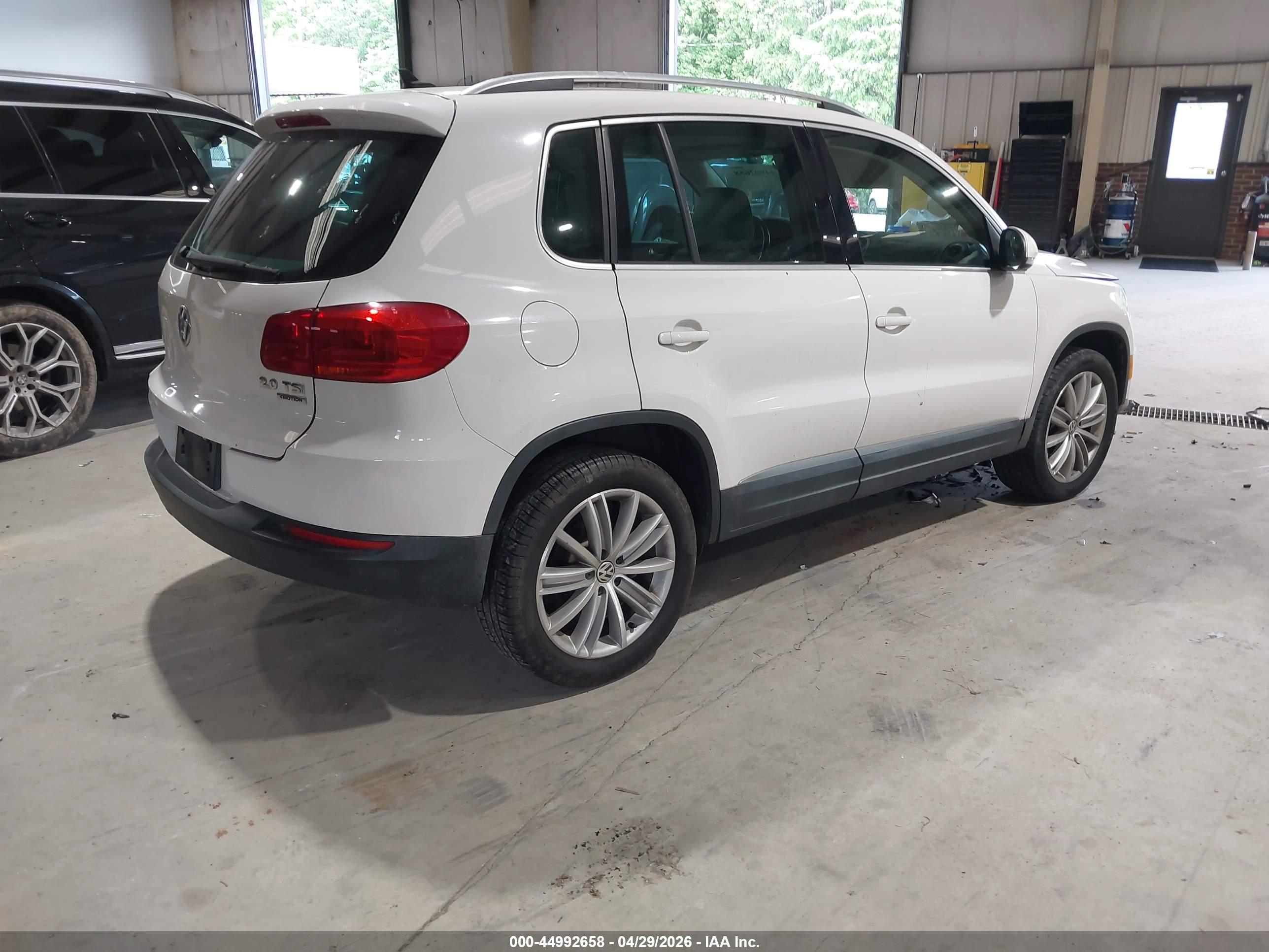 VOLKSWAGEN TIGUAN image 4