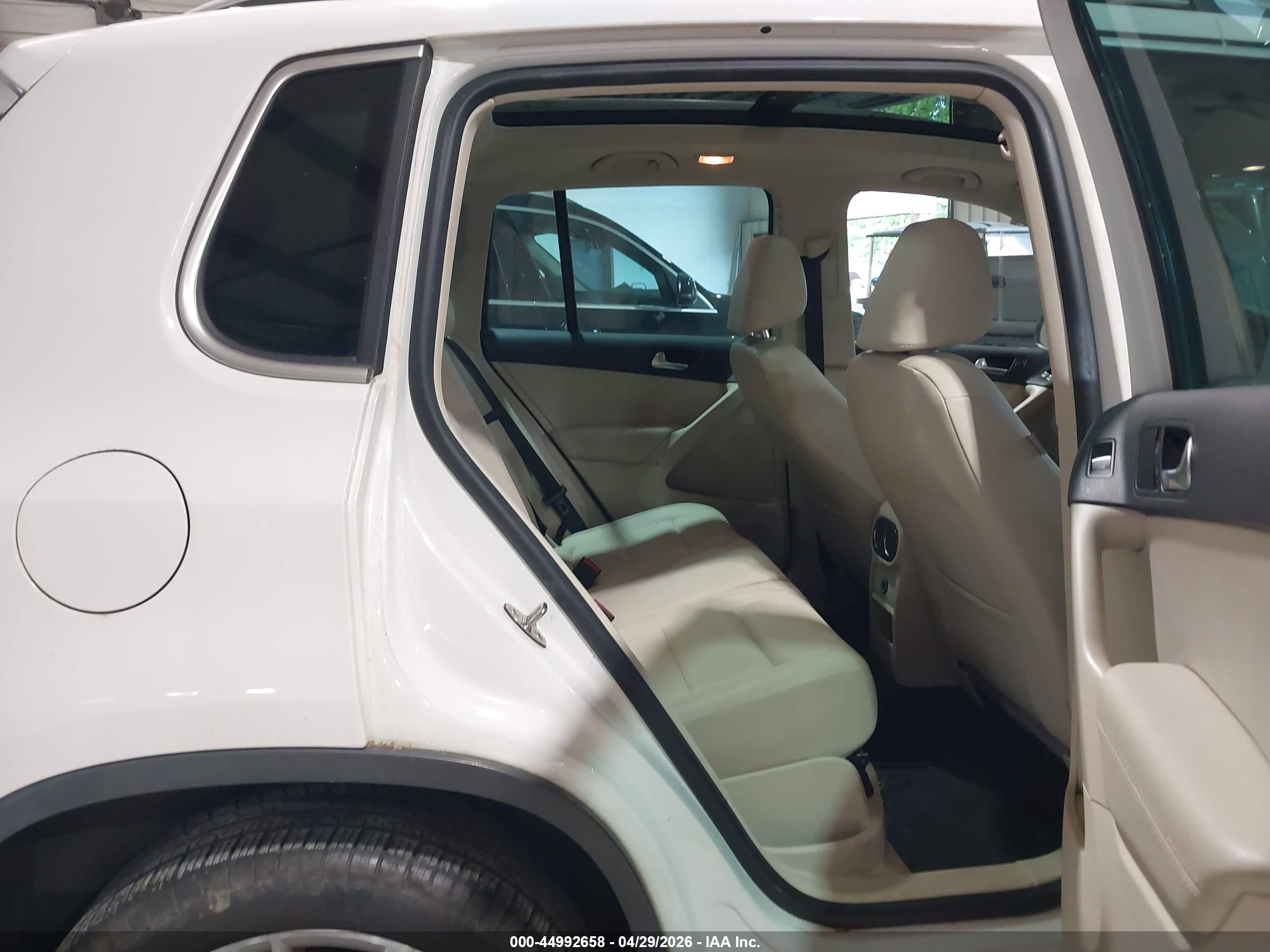 VOLKSWAGEN TIGUAN image 8