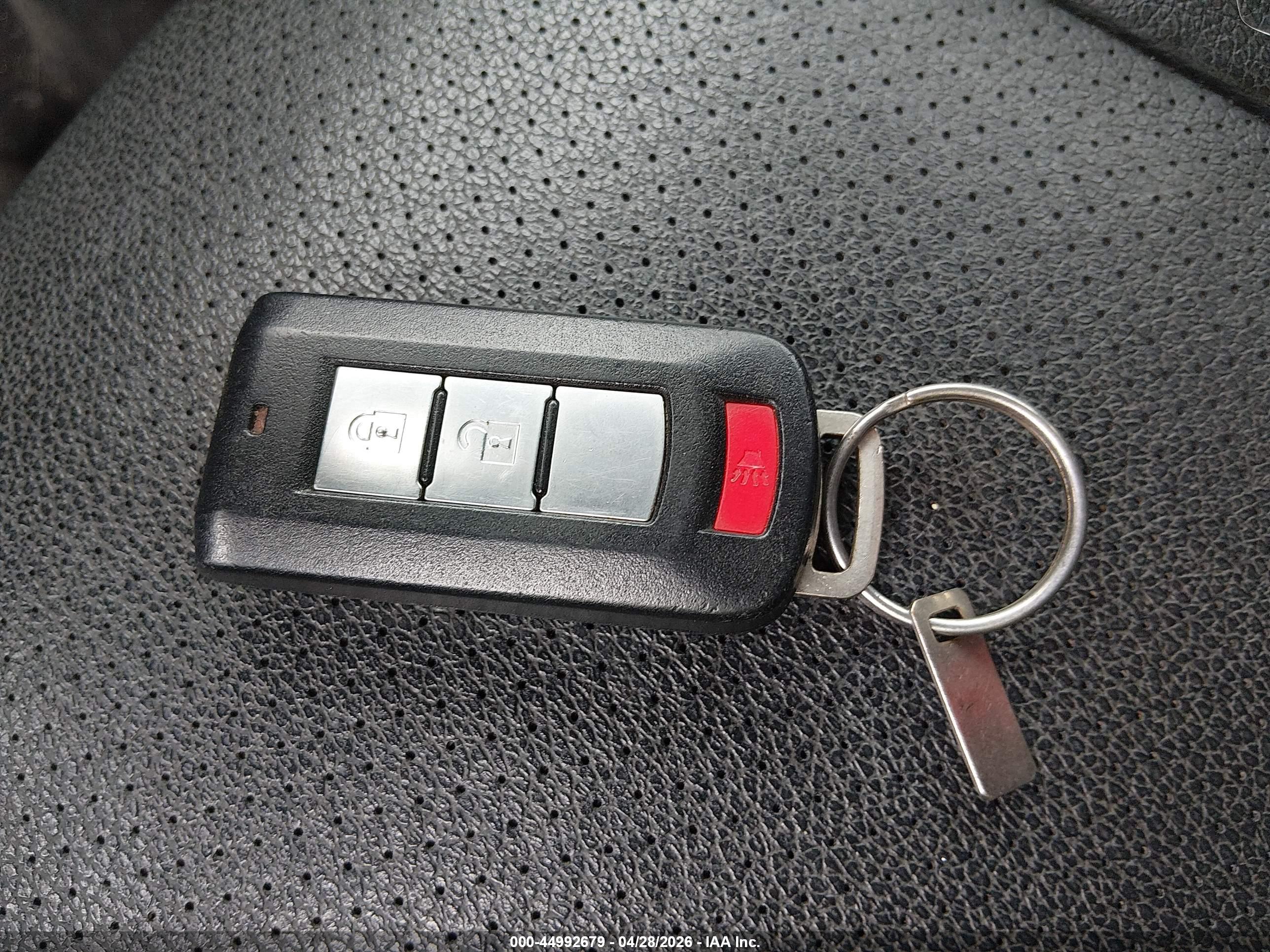 MITSUBISHI OUTLANDER image 11