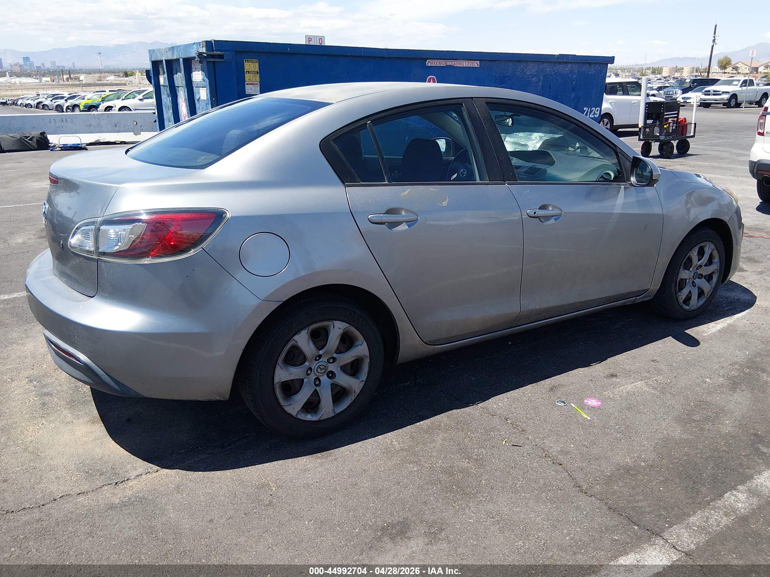 MAZDA MAZDA3 image 4