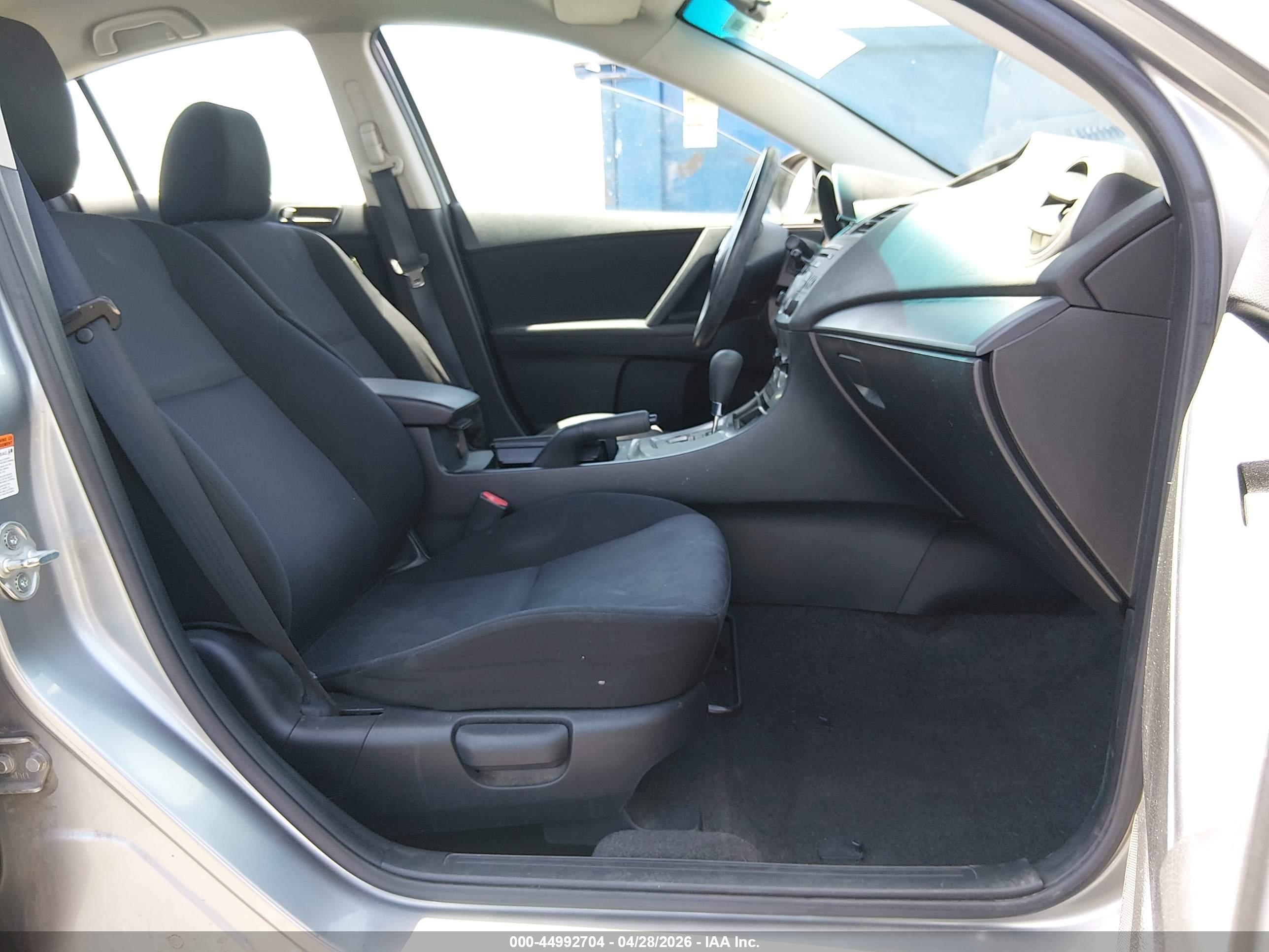 MAZDA MAZDA3 image 5