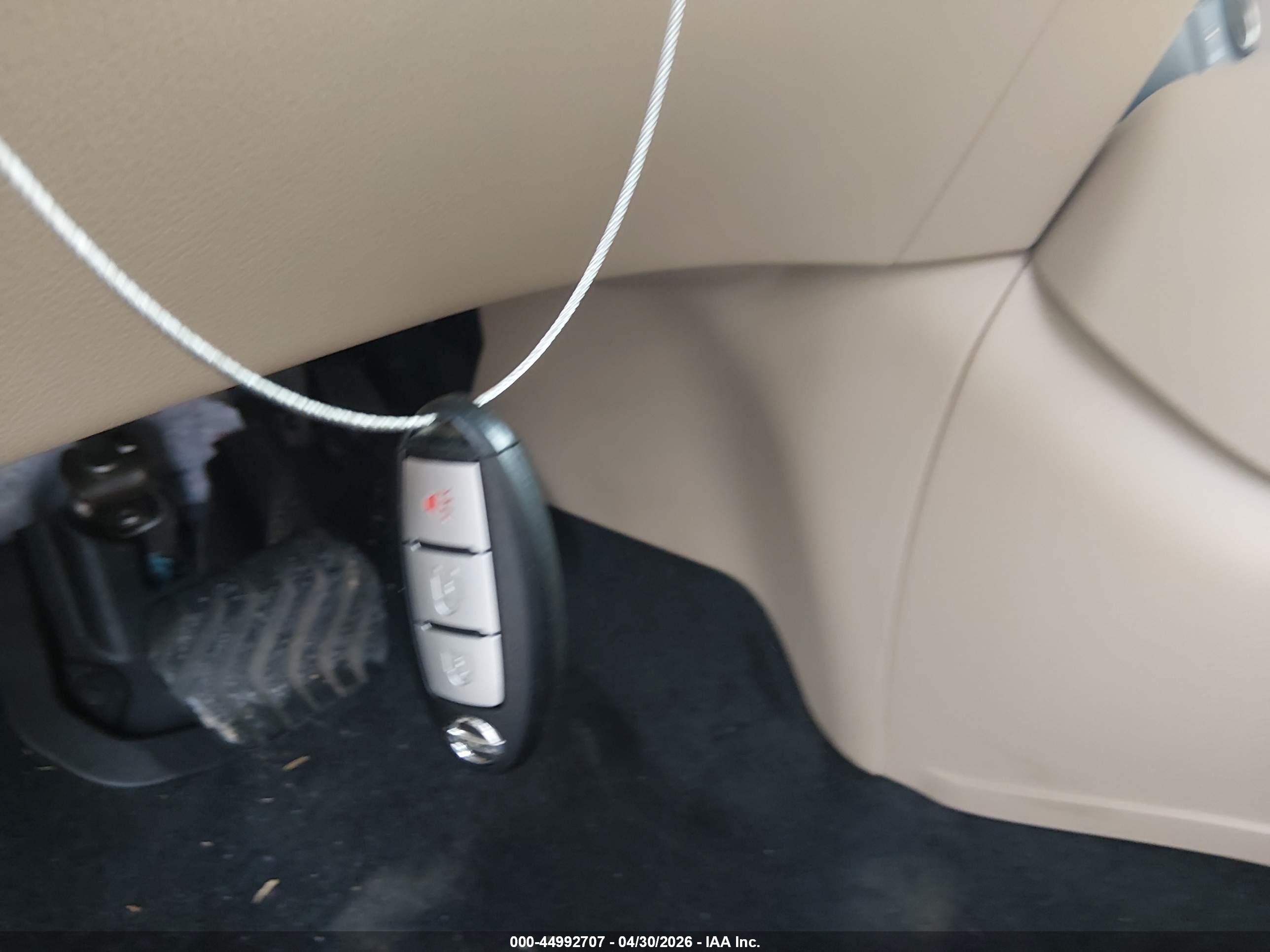 NISSAN ROGUE image 11