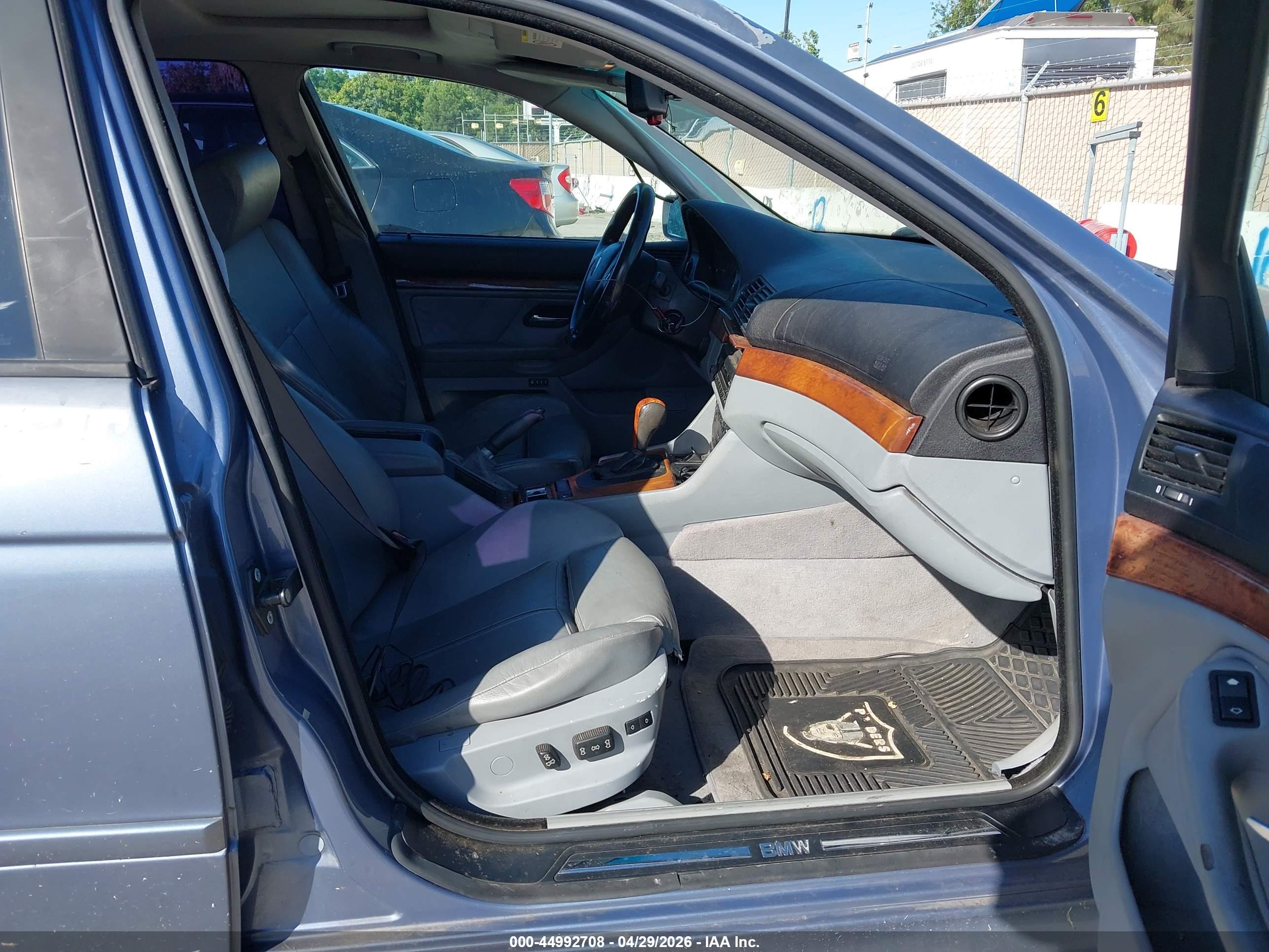 BMW 530IA image 5