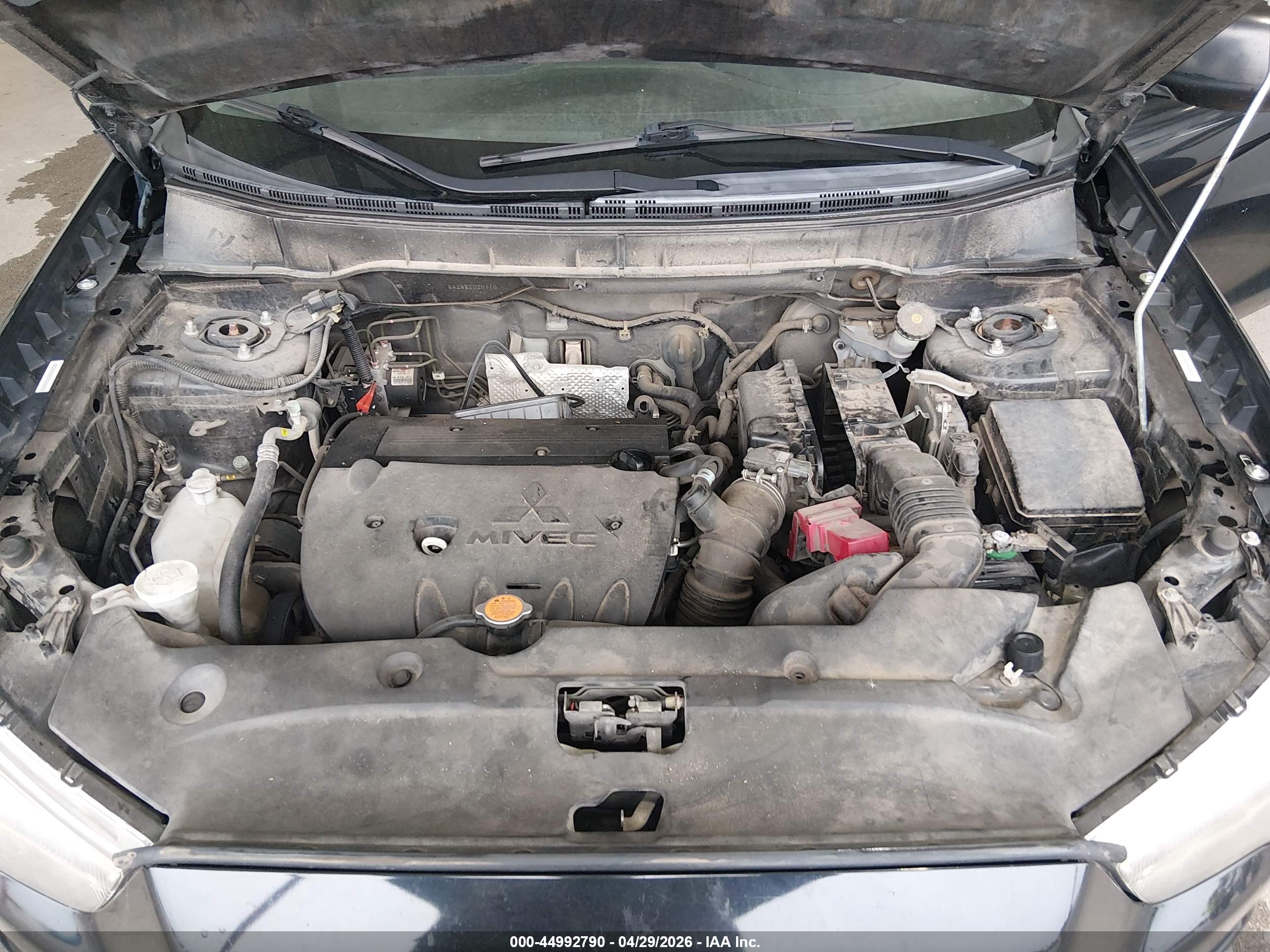 MITSUBISHI OUTLANDER image 10