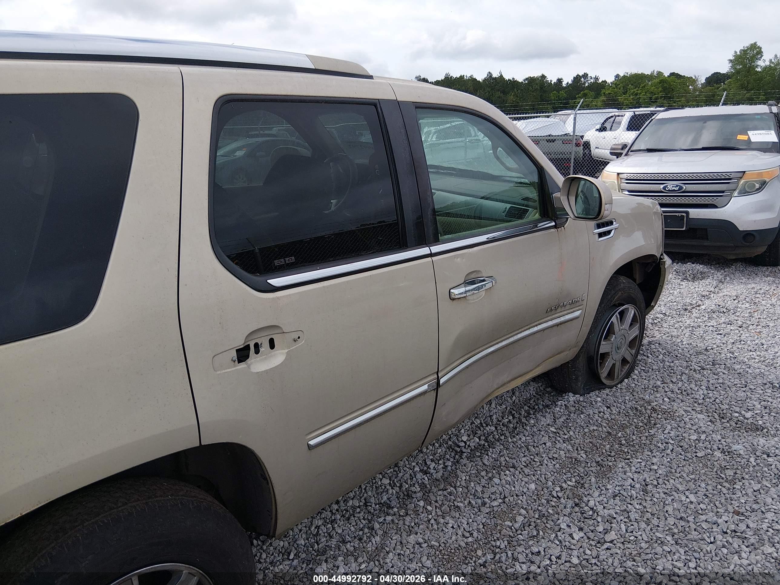CADILLAC ESCALADE image 6