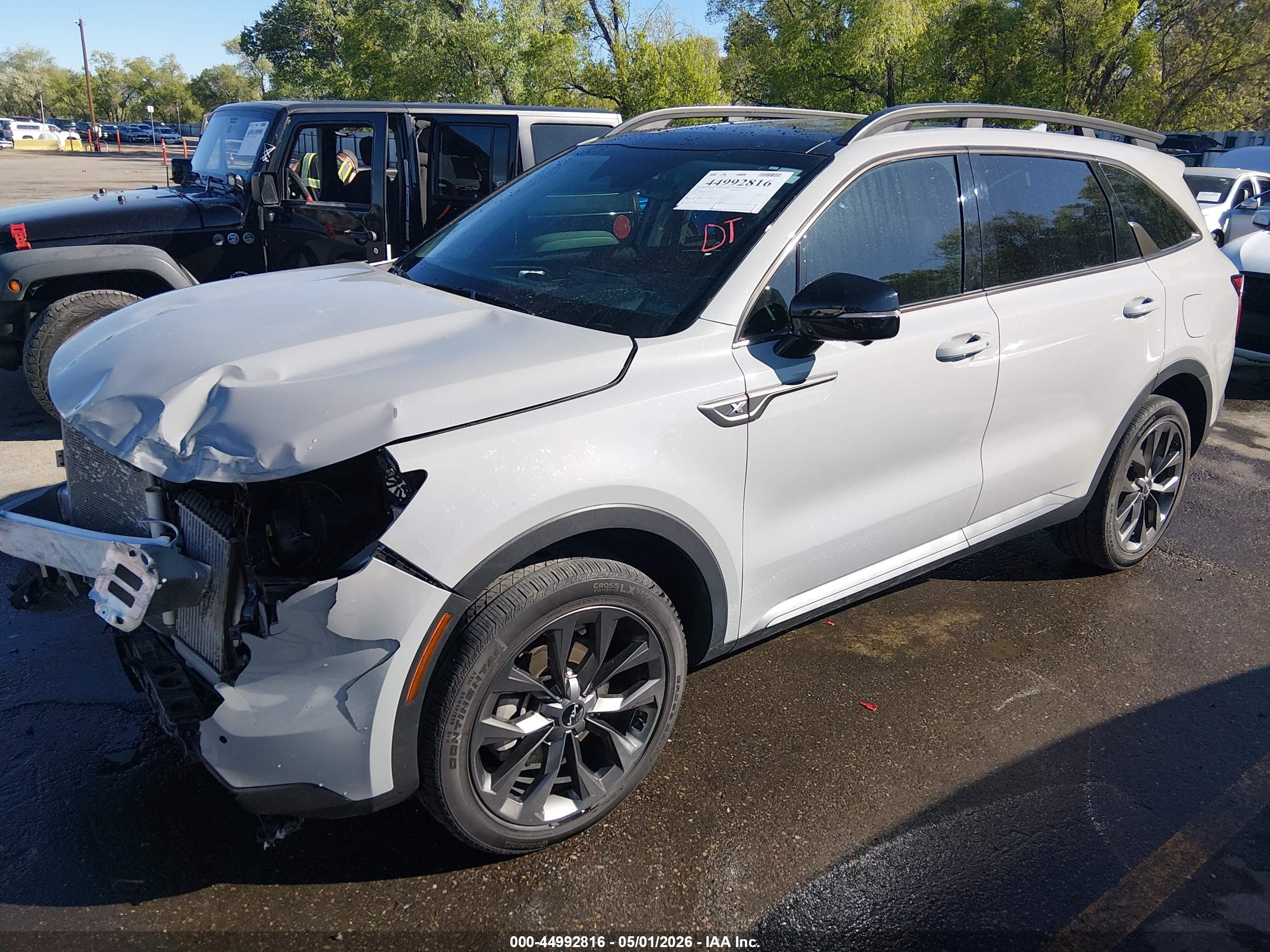 KIA SORENTO image 2