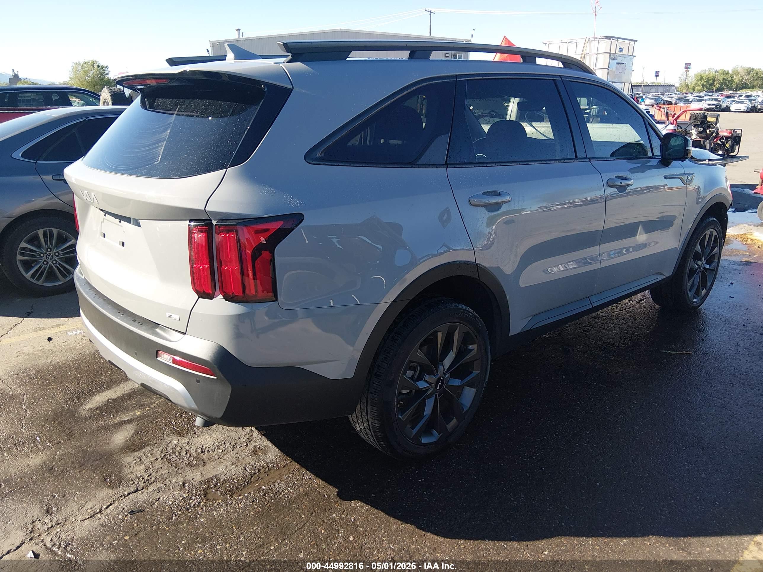 KIA SORENTO image 4