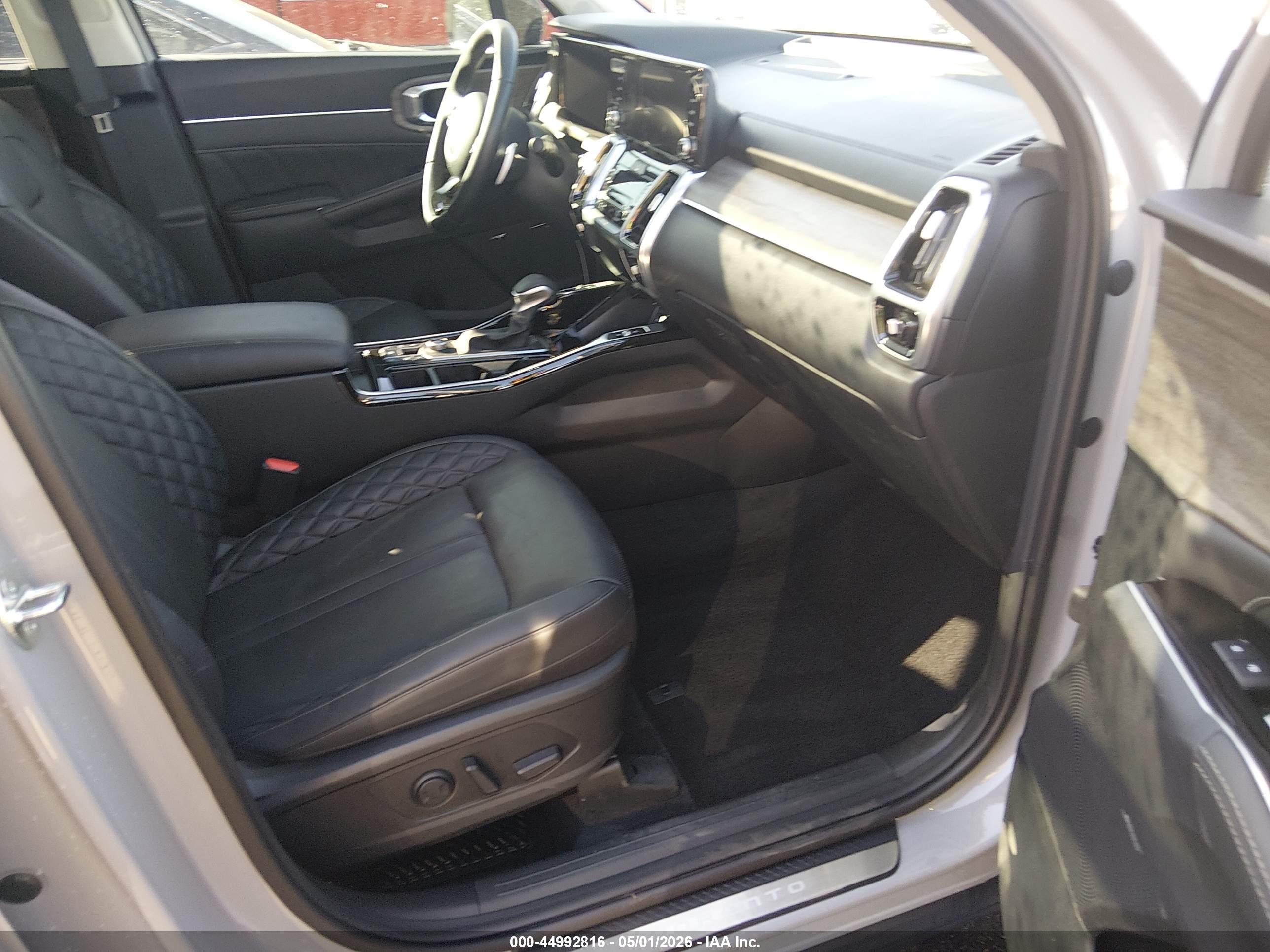 KIA SORENTO image 5