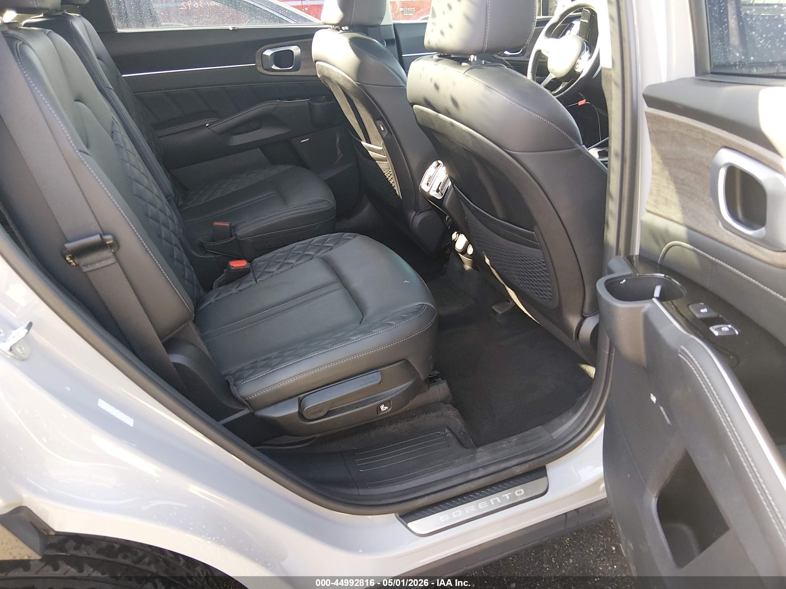 KIA SORENTO image 8