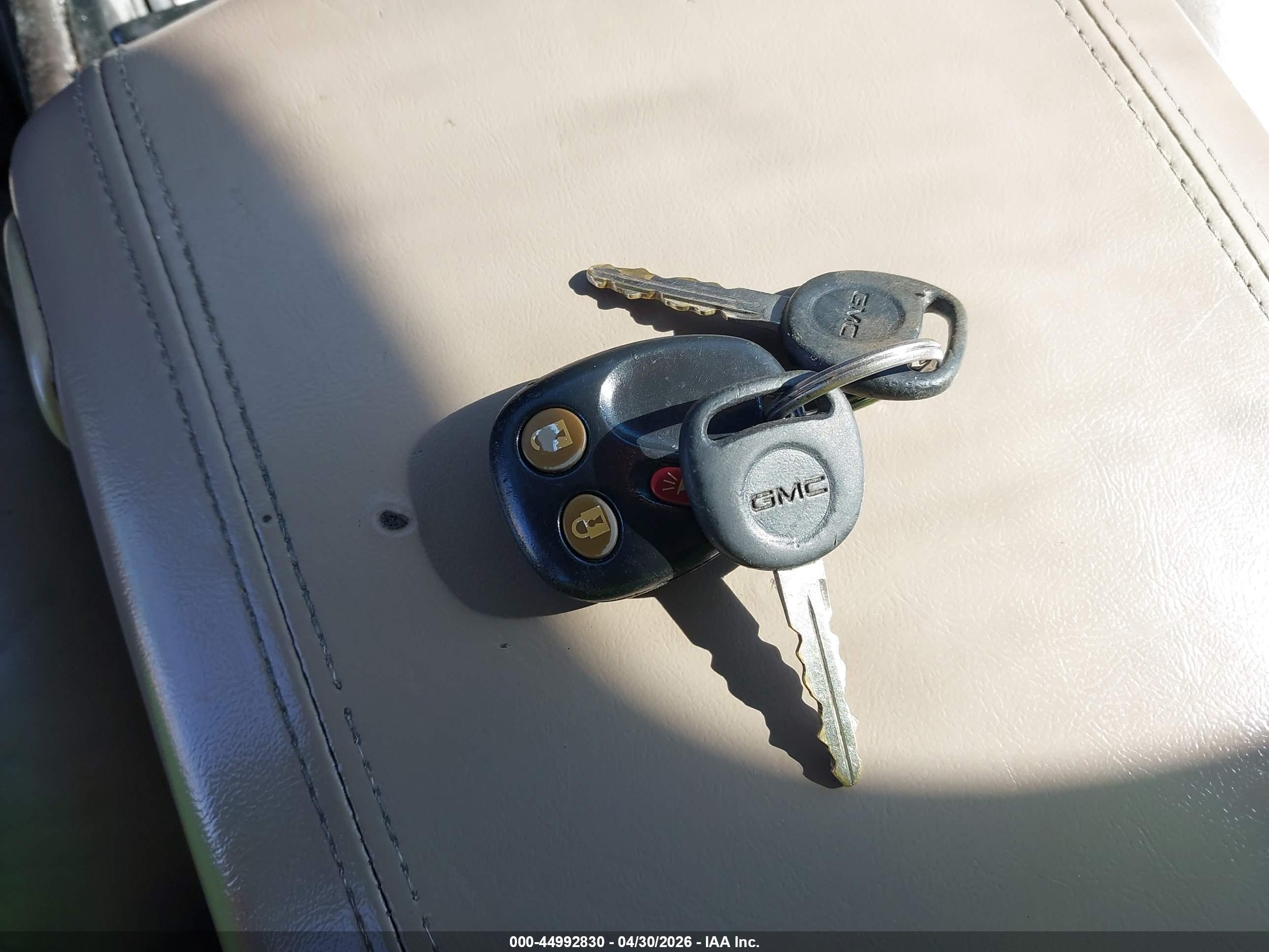 GMC YUKON image 11